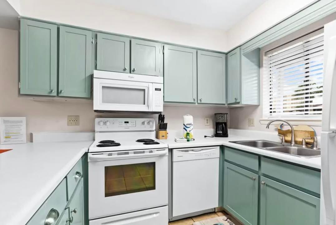 PORTSIDE CONDO - Residential