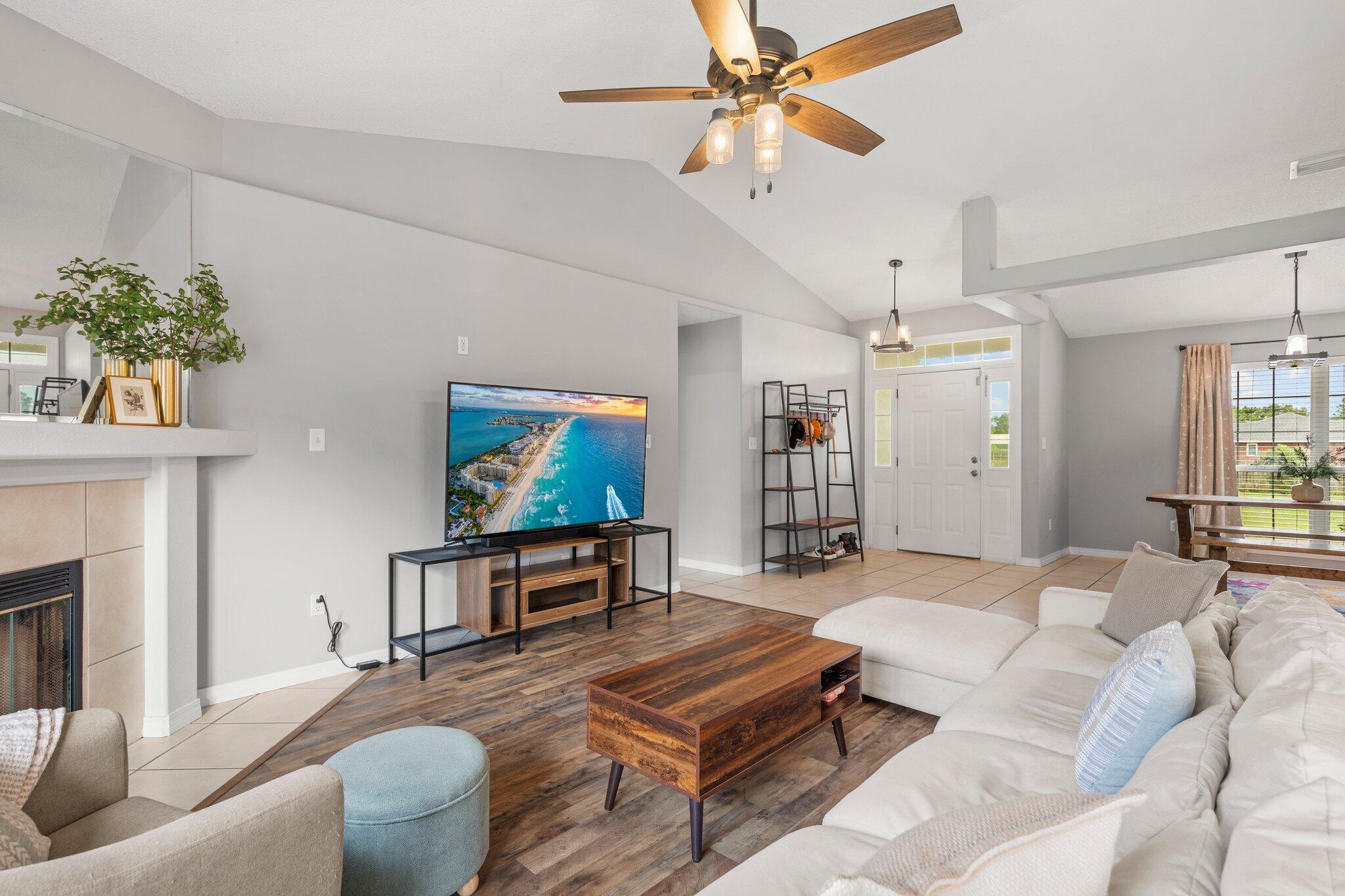 HOLLEY BY THE SEA - Residential