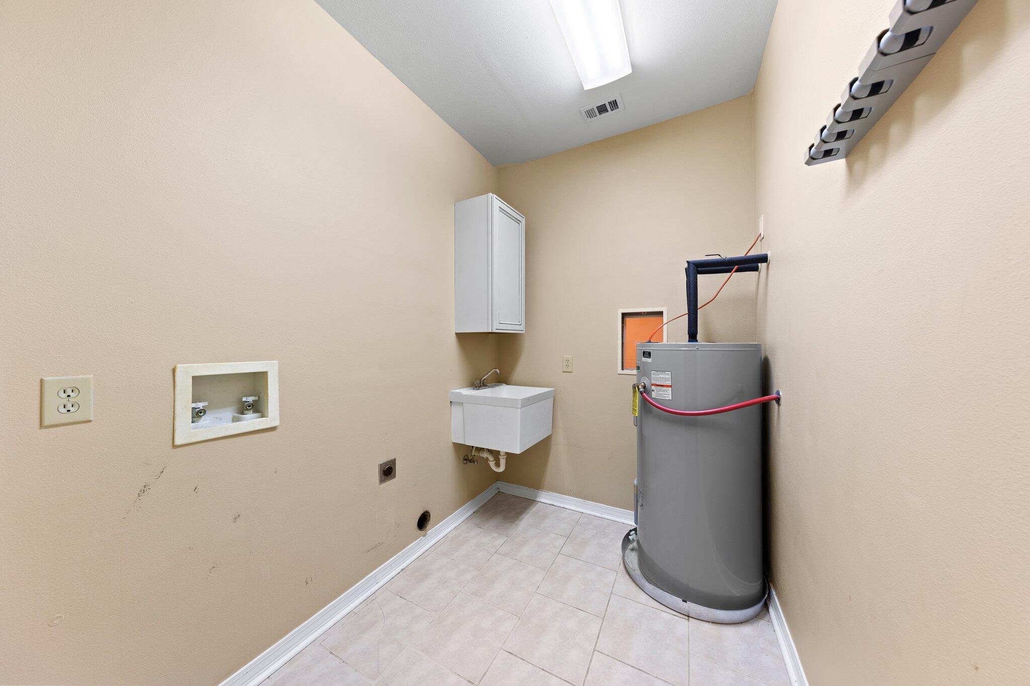 COUNTRY CLUB ESTATES PH 2 - Residential