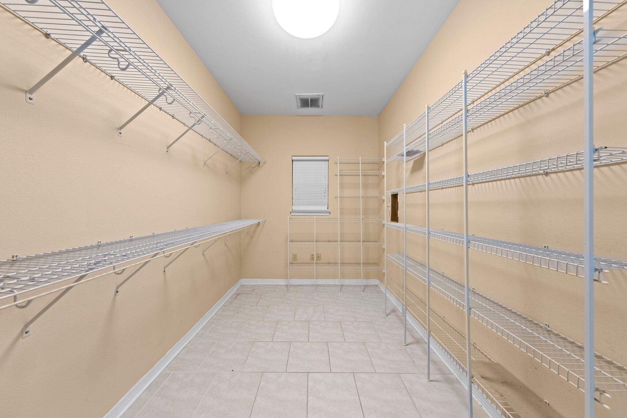 COUNTRY CLUB ESTATES PH 2 - Residential