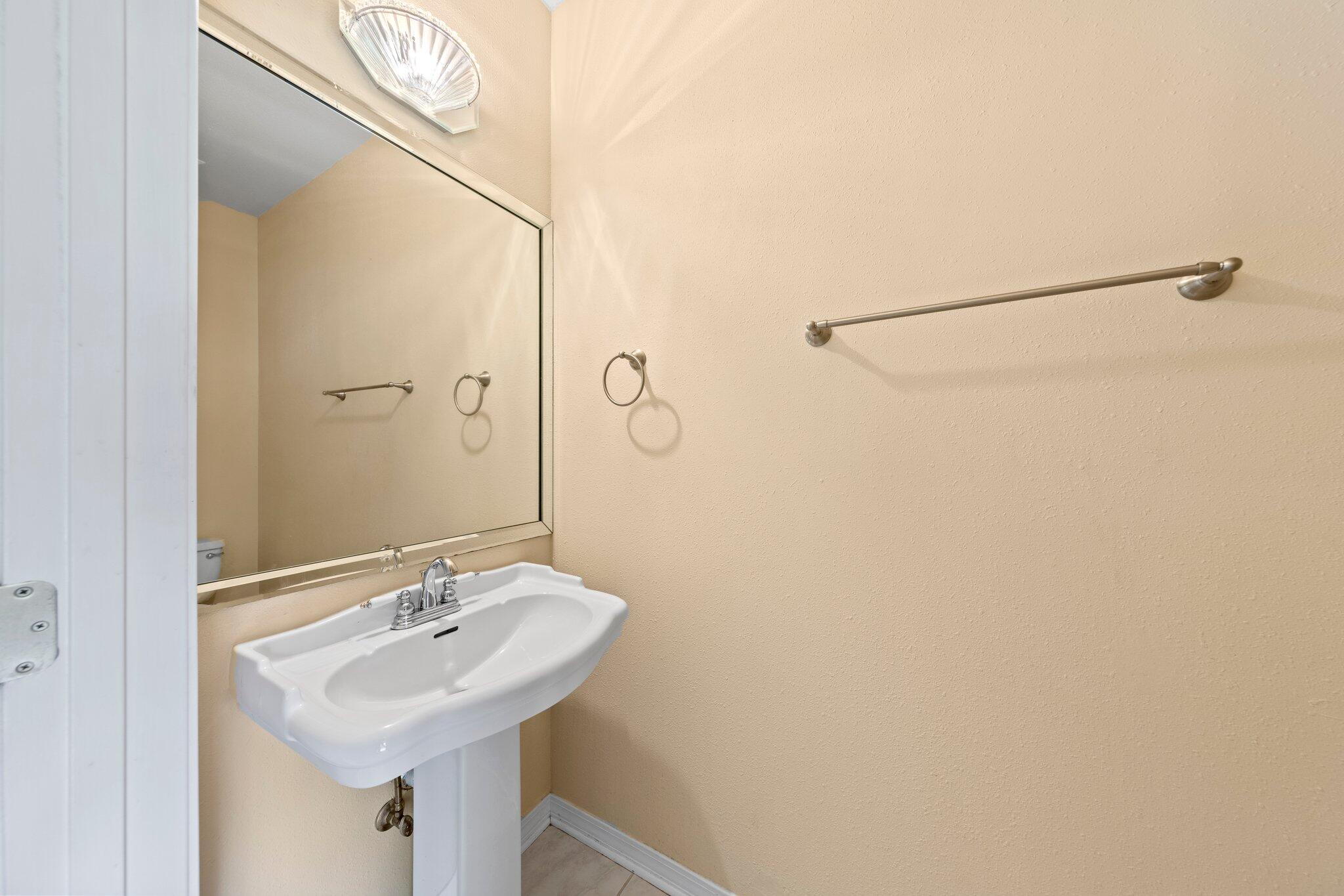 COUNTRY CLUB ESTATES PH 2 - Residential