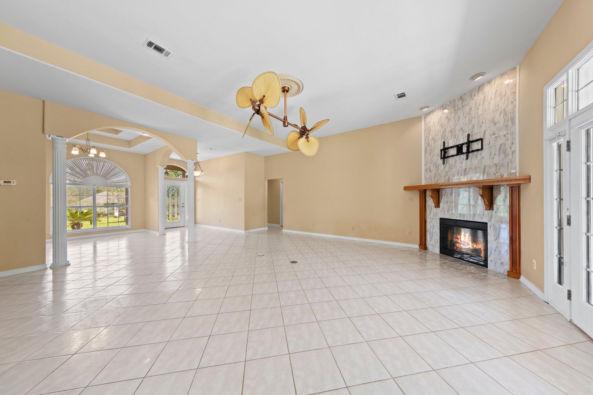 COUNTRY CLUB ESTATES PH 2 - Residential