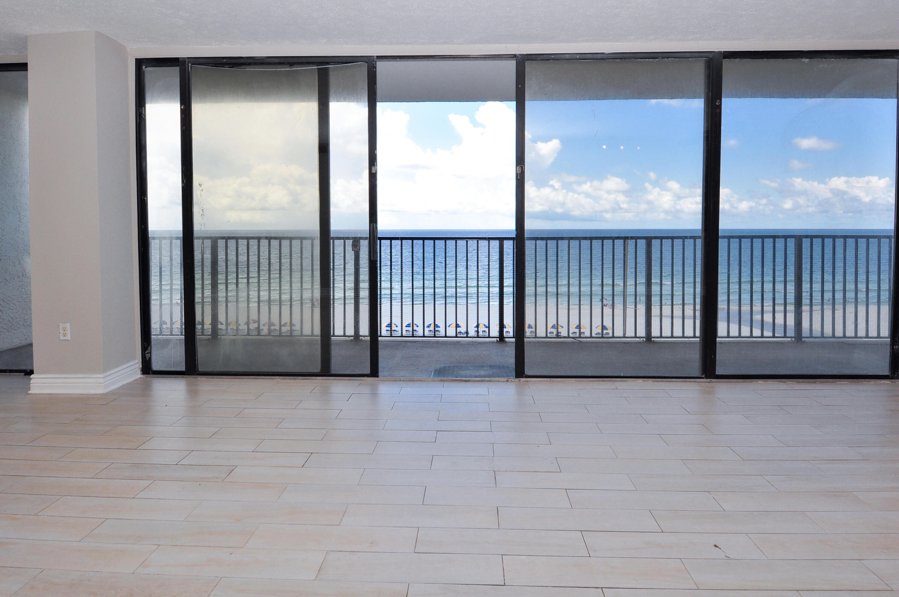 SEACHASE CONDO - Residential