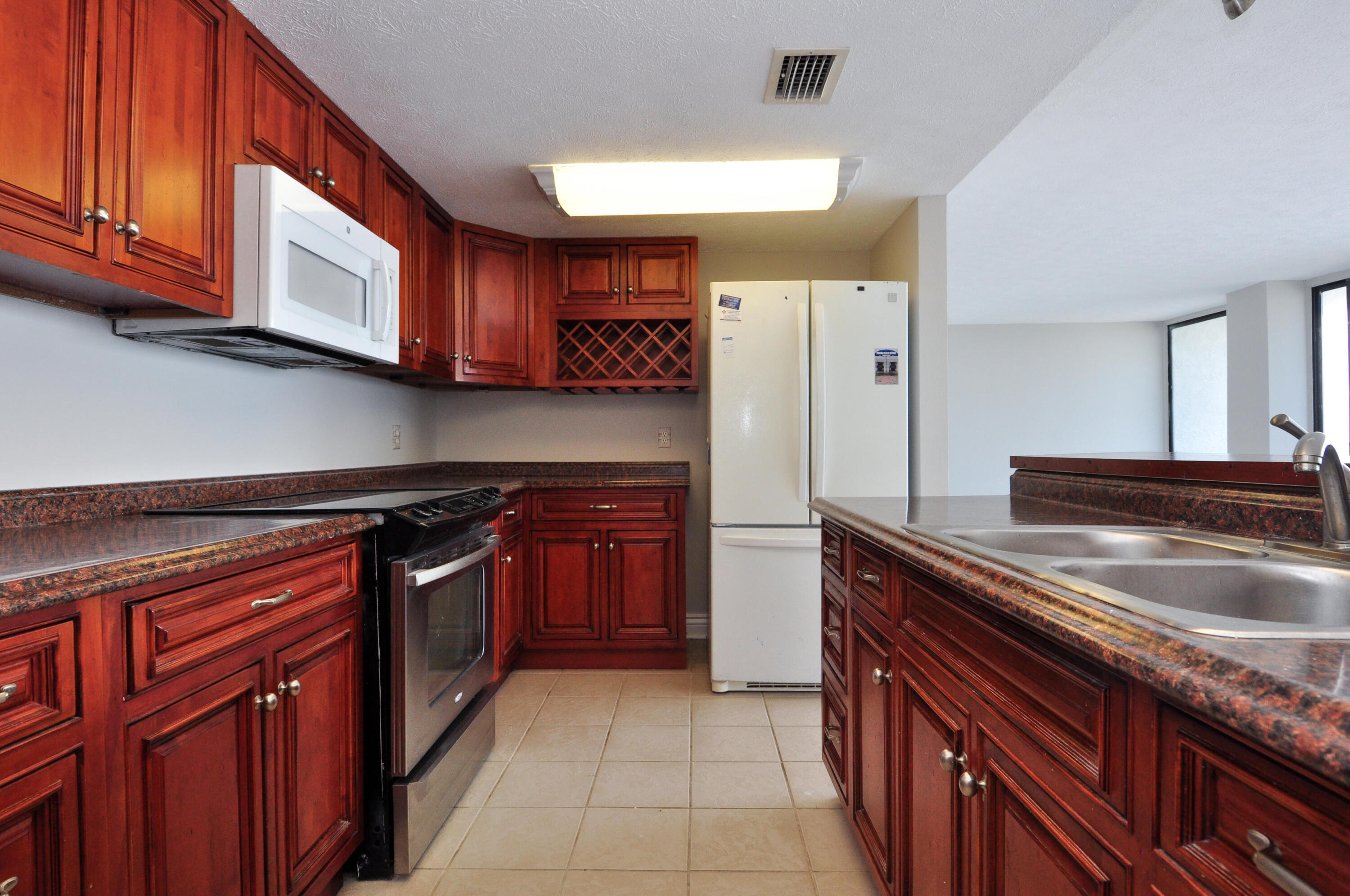 SEACHASE CONDO - Residential