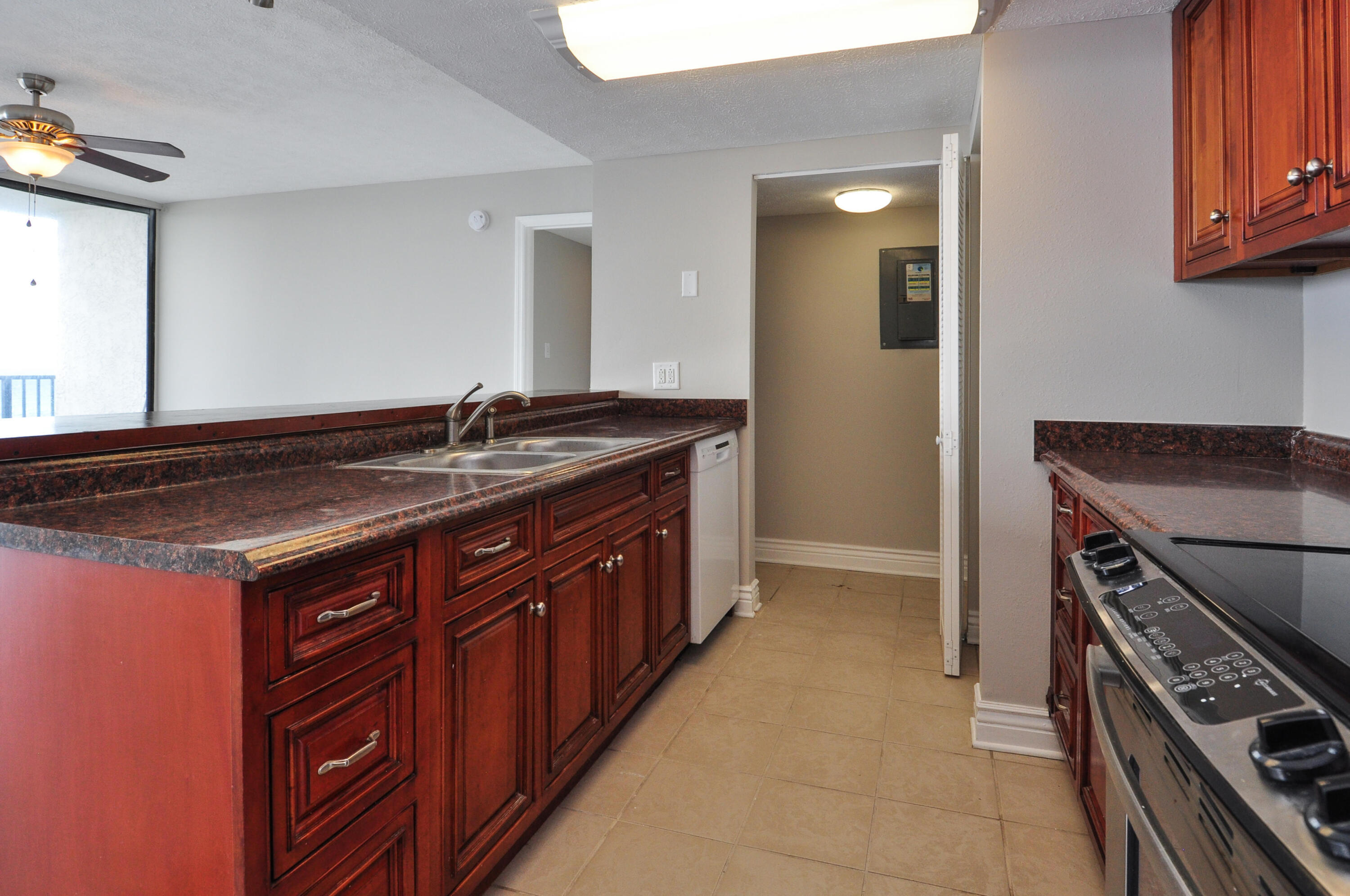 SEACHASE CONDO - Residential