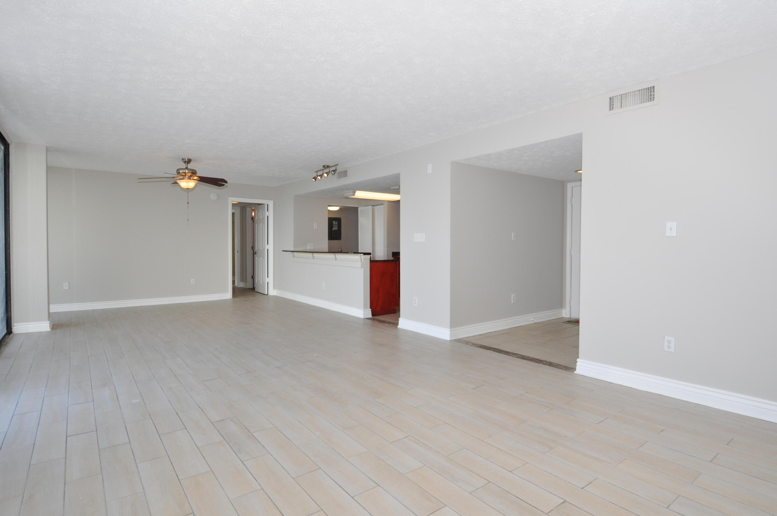 SEACHASE CONDO - Residential