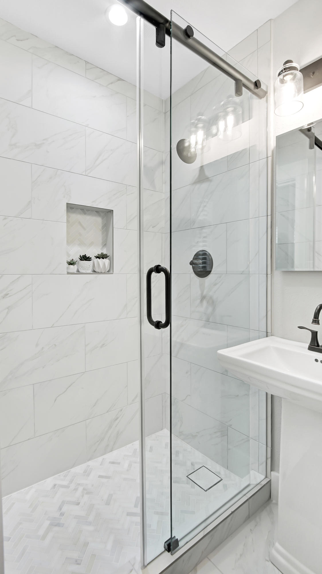 ELLIOTTS POINT 7TH ADDN - Residential