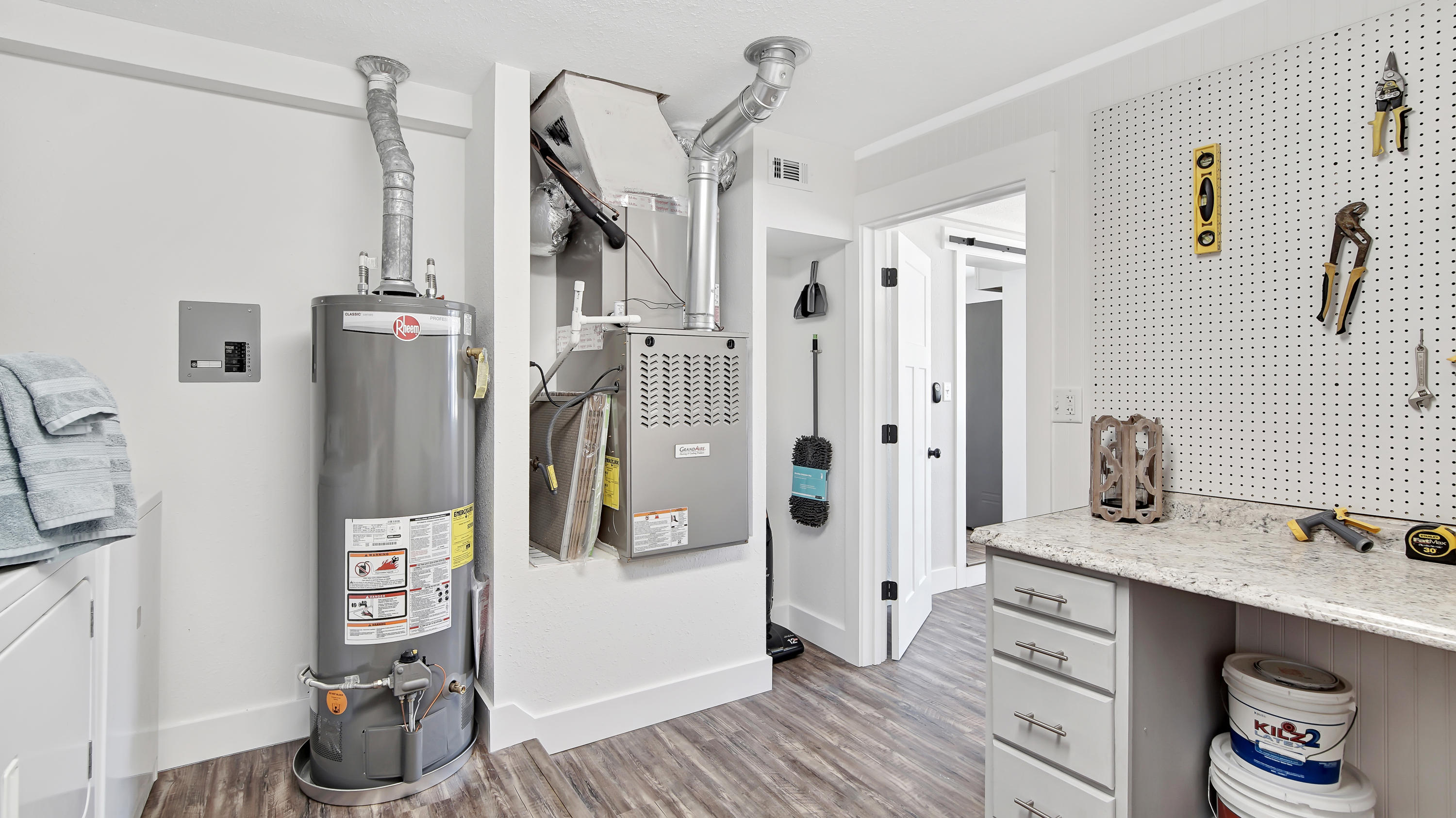 ELLIOTTS POINT 7TH ADDN - Residential