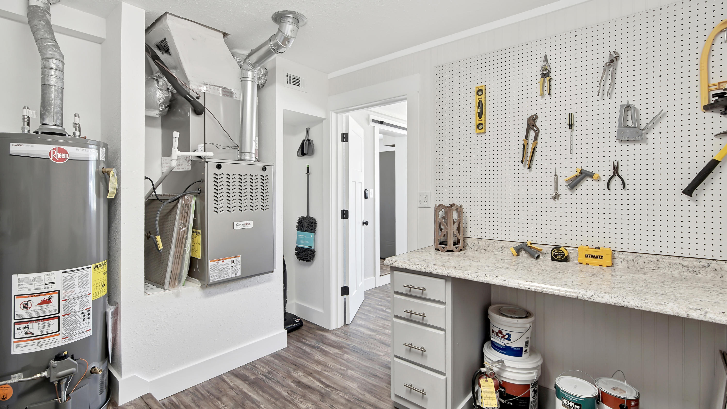 ELLIOTTS POINT 7TH ADDN - Residential