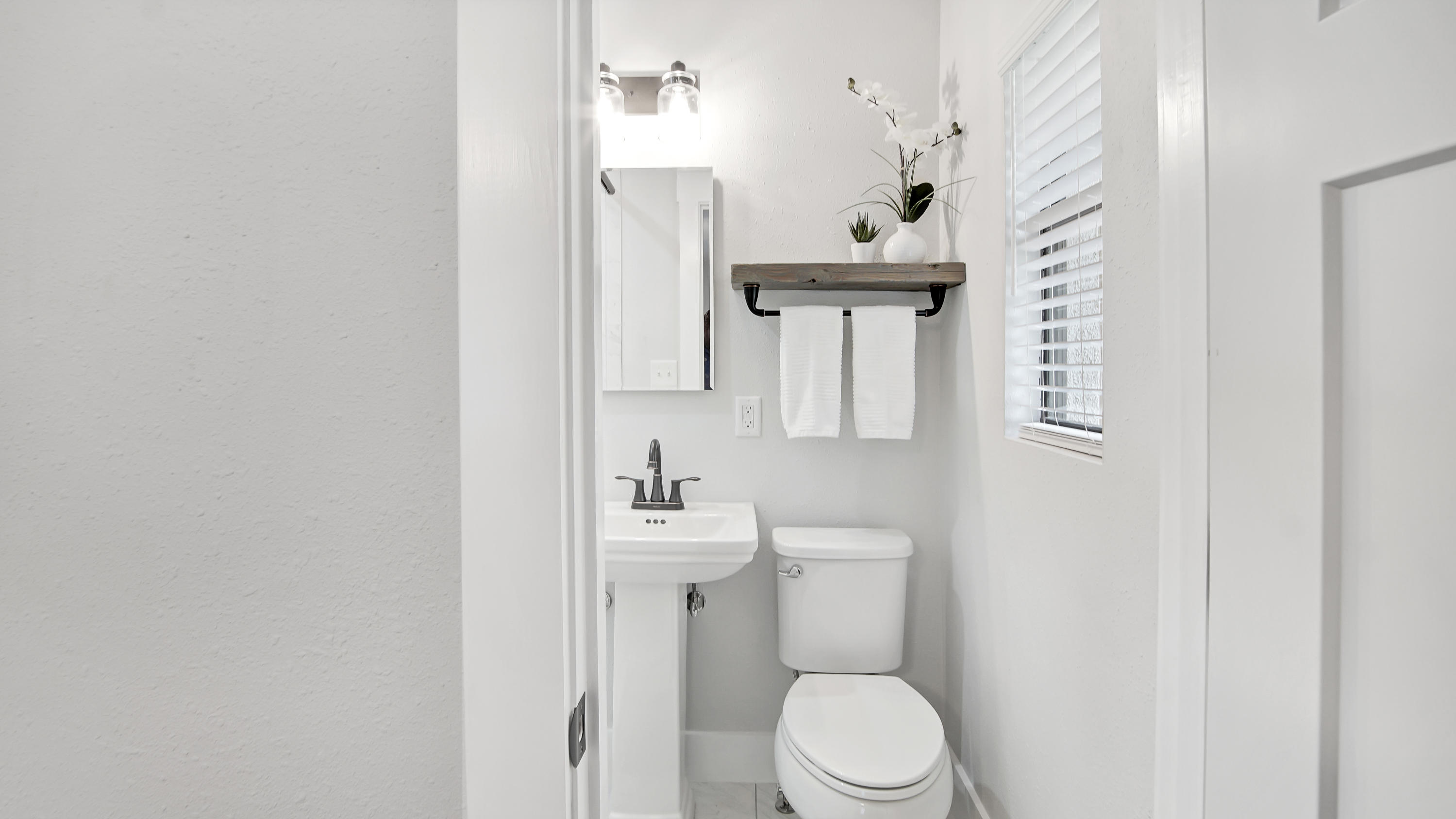 ELLIOTTS POINT 7TH ADDN - Residential