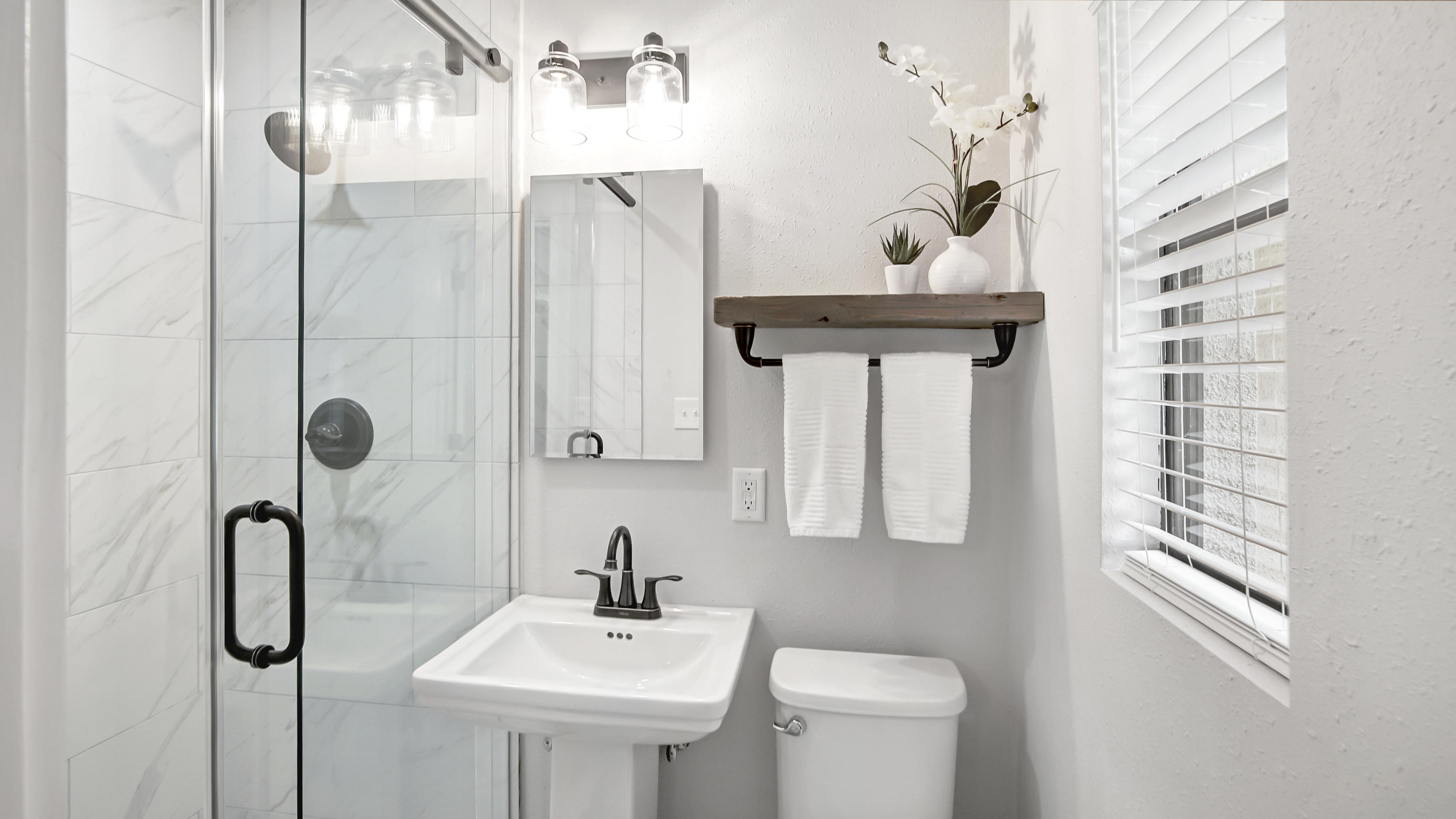 ELLIOTTS POINT 7TH ADDN - Residential