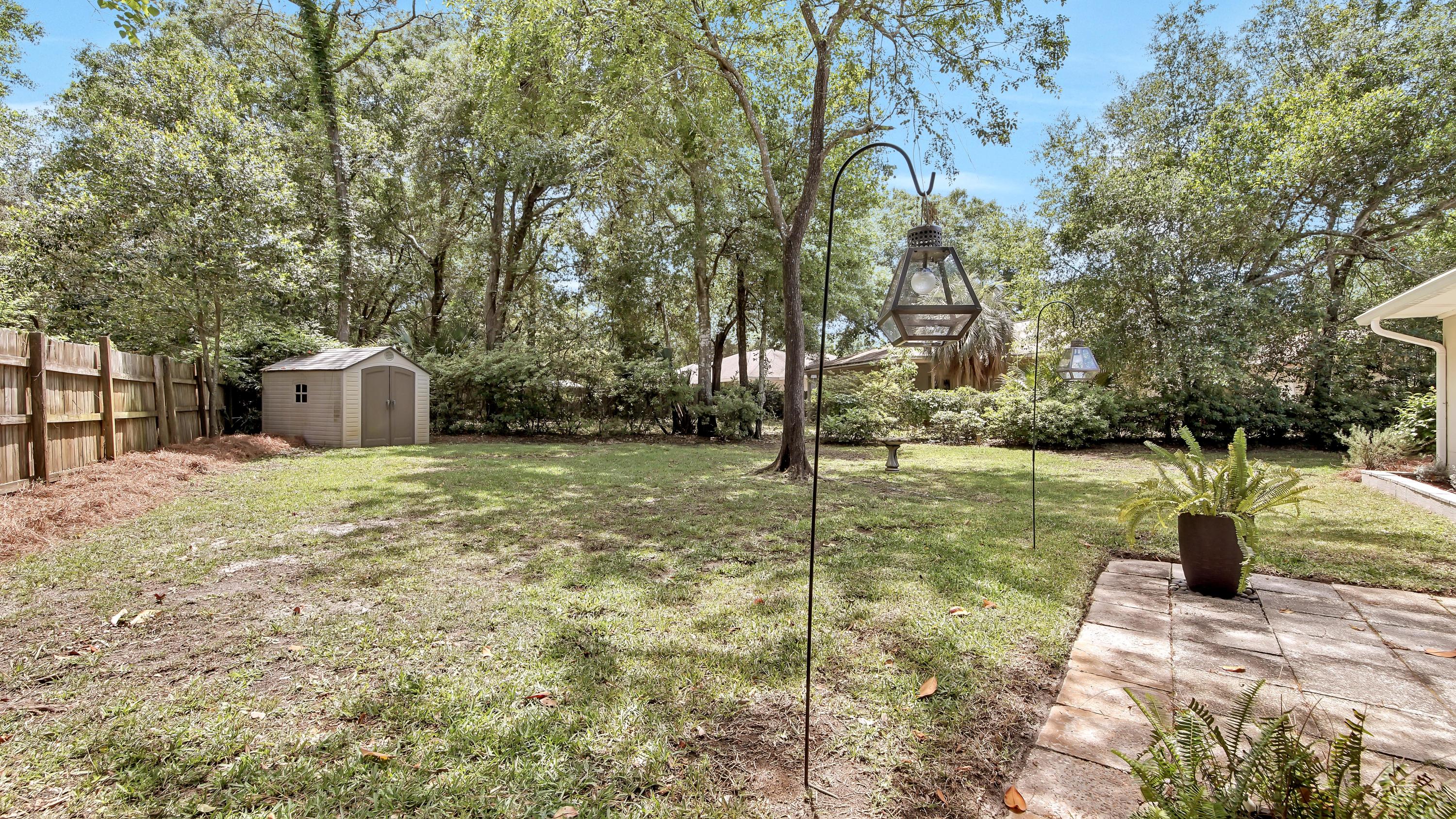 ELLIOTTS POINT 7TH ADDN - Residential