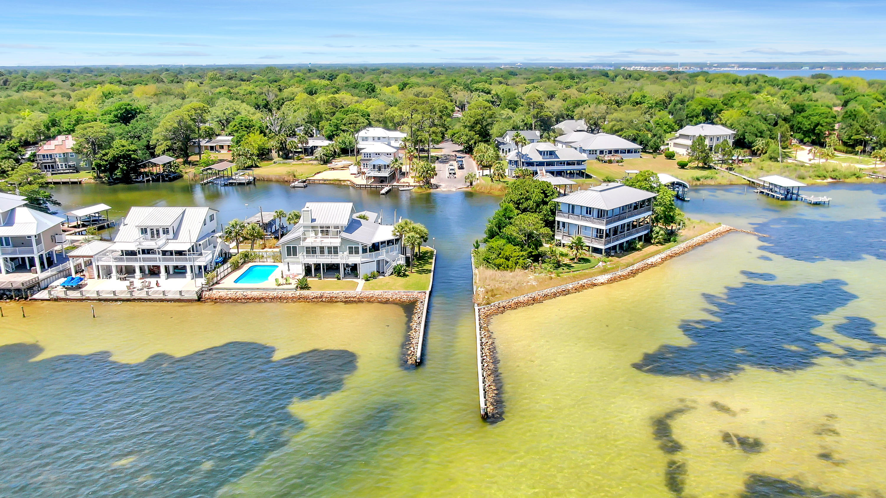 ELLIOTTS POINT 7TH ADDN - Residential