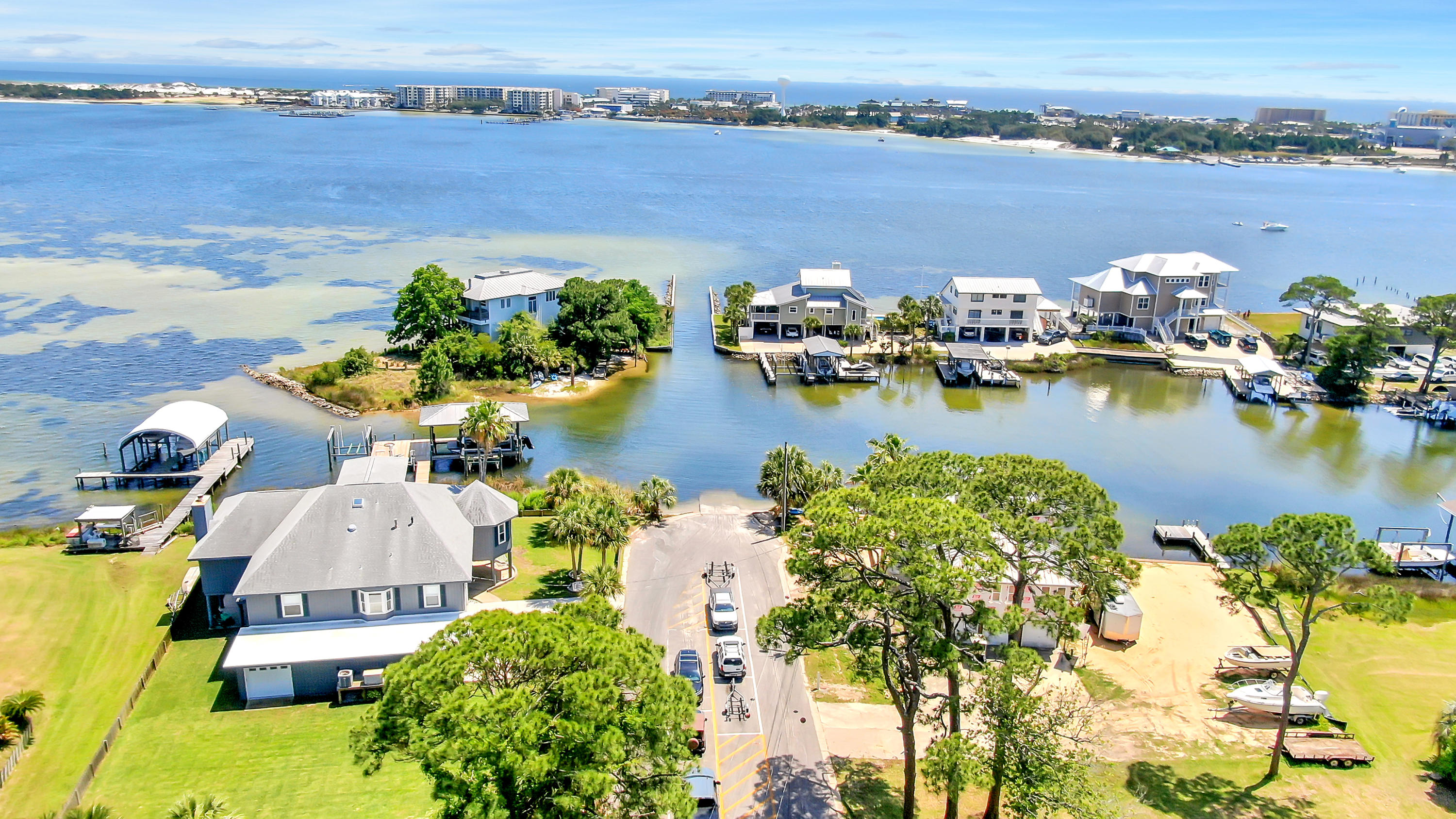 ELLIOTTS POINT 7TH ADDN - Residential