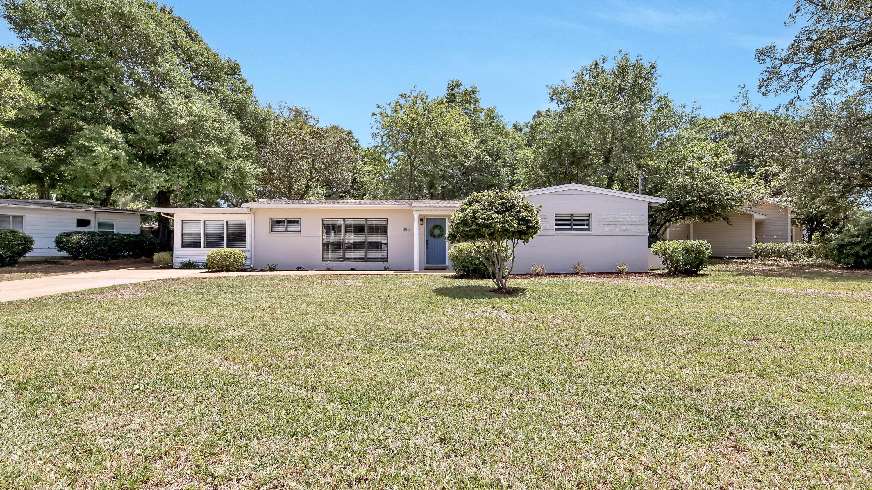 ELLIOTTS POINT 7TH ADDN - Residential