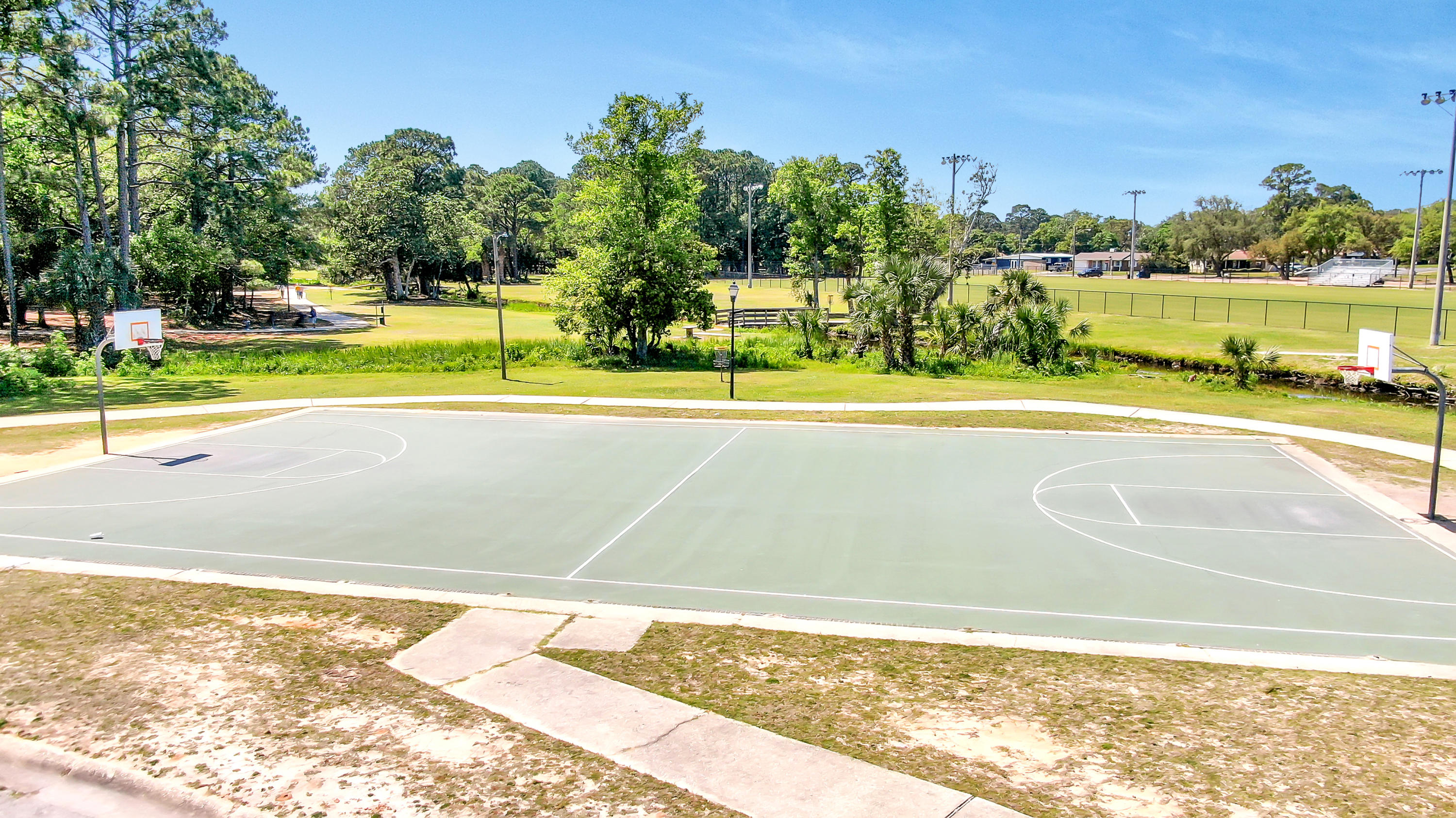 ELLIOTTS POINT 7TH ADDN - Residential