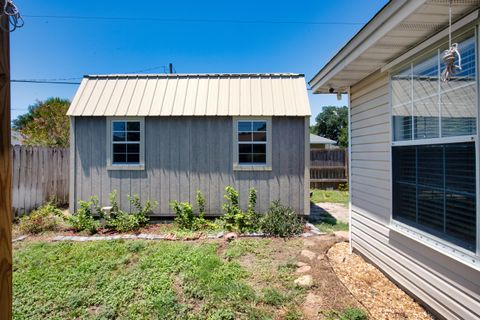 A home in Mary Esther