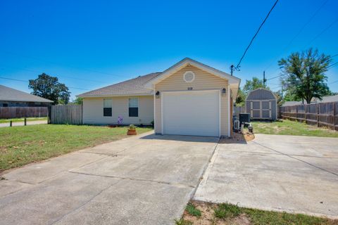 A home in Mary Esther