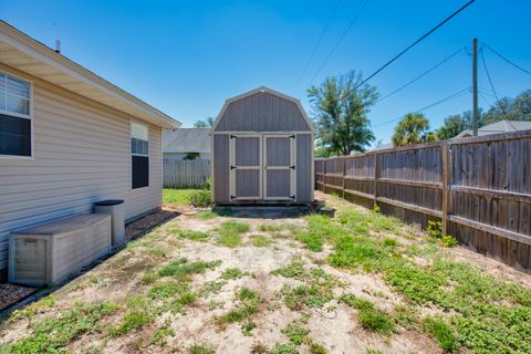 A home in Mary Esther