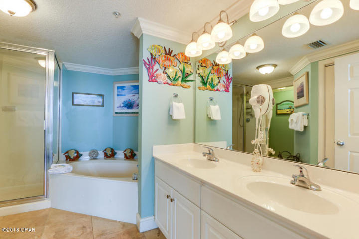 MAJESTIC BEACH TOWERS I - Residential