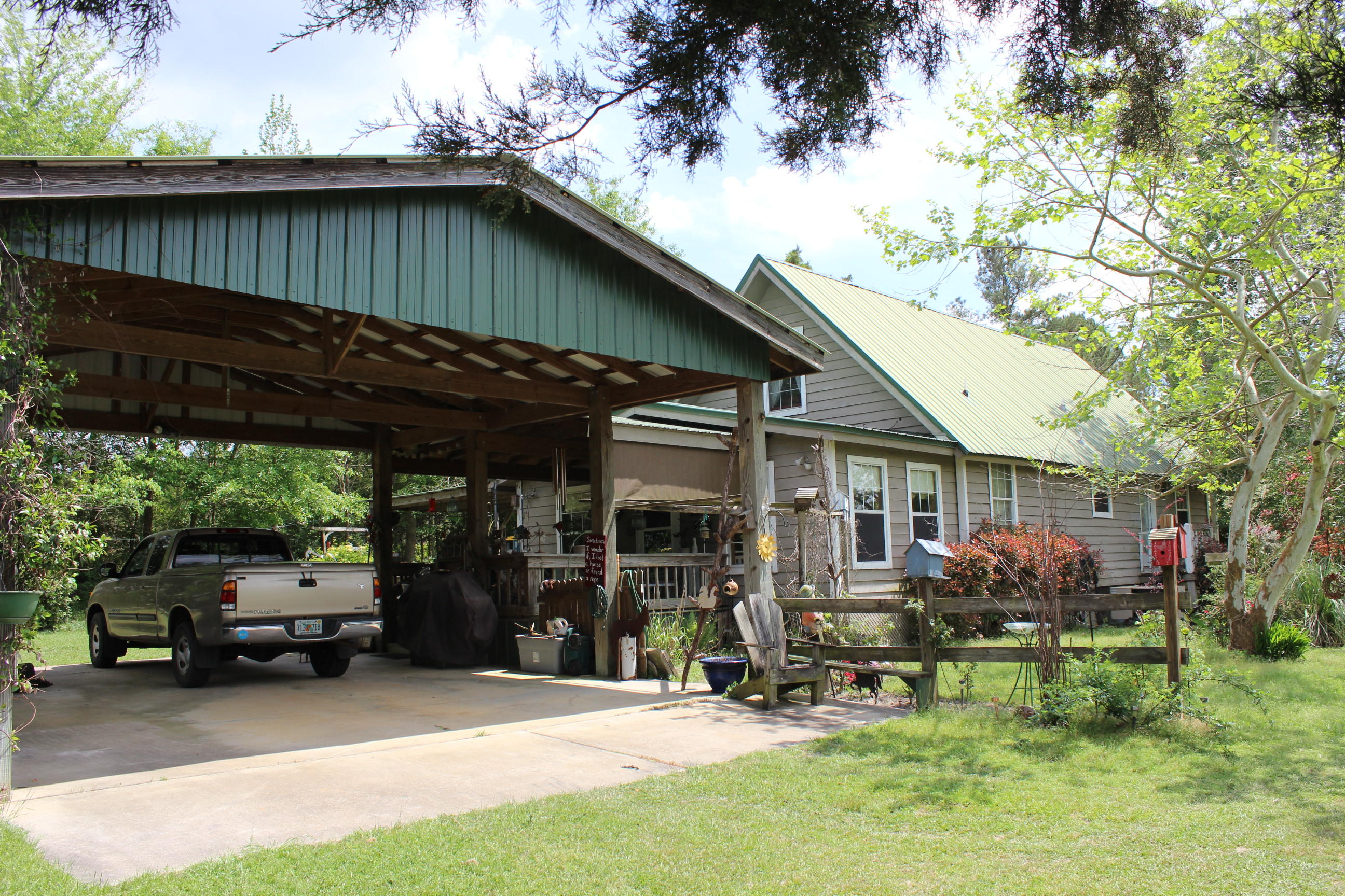 Earl Campbell Rd - Farm