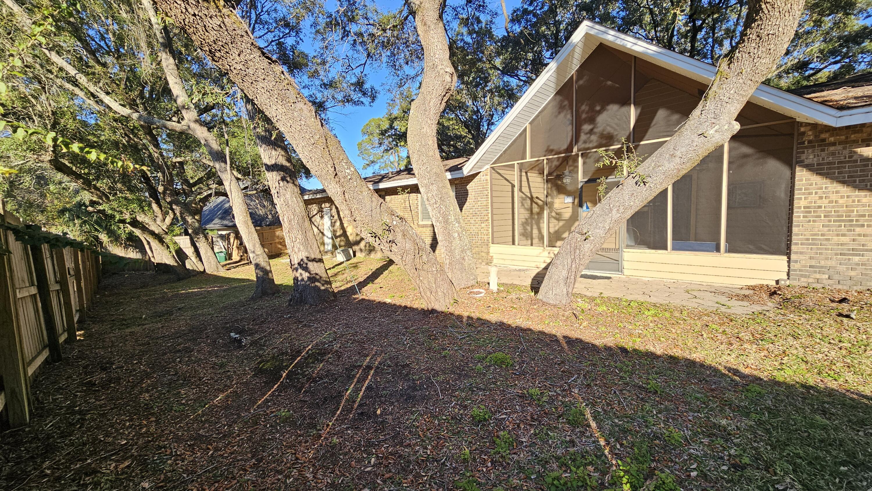 WHISPER BAY - Residential Lease