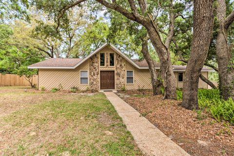 Photo of 2816 Whisper Pine Drive, Gulf Breeze, FL 32563 (MLS # 985404)