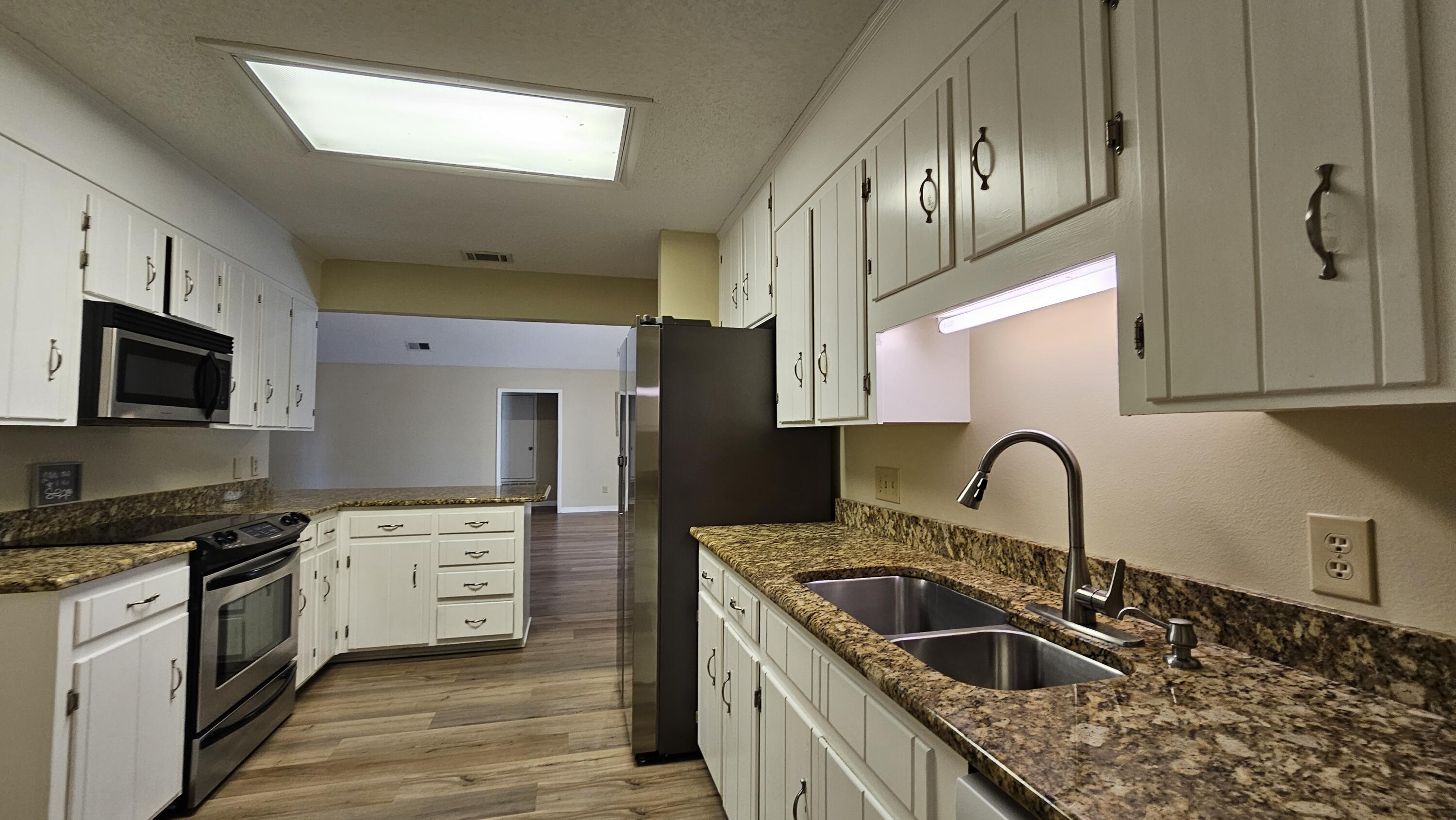 WHISPER BAY - Residential Lease