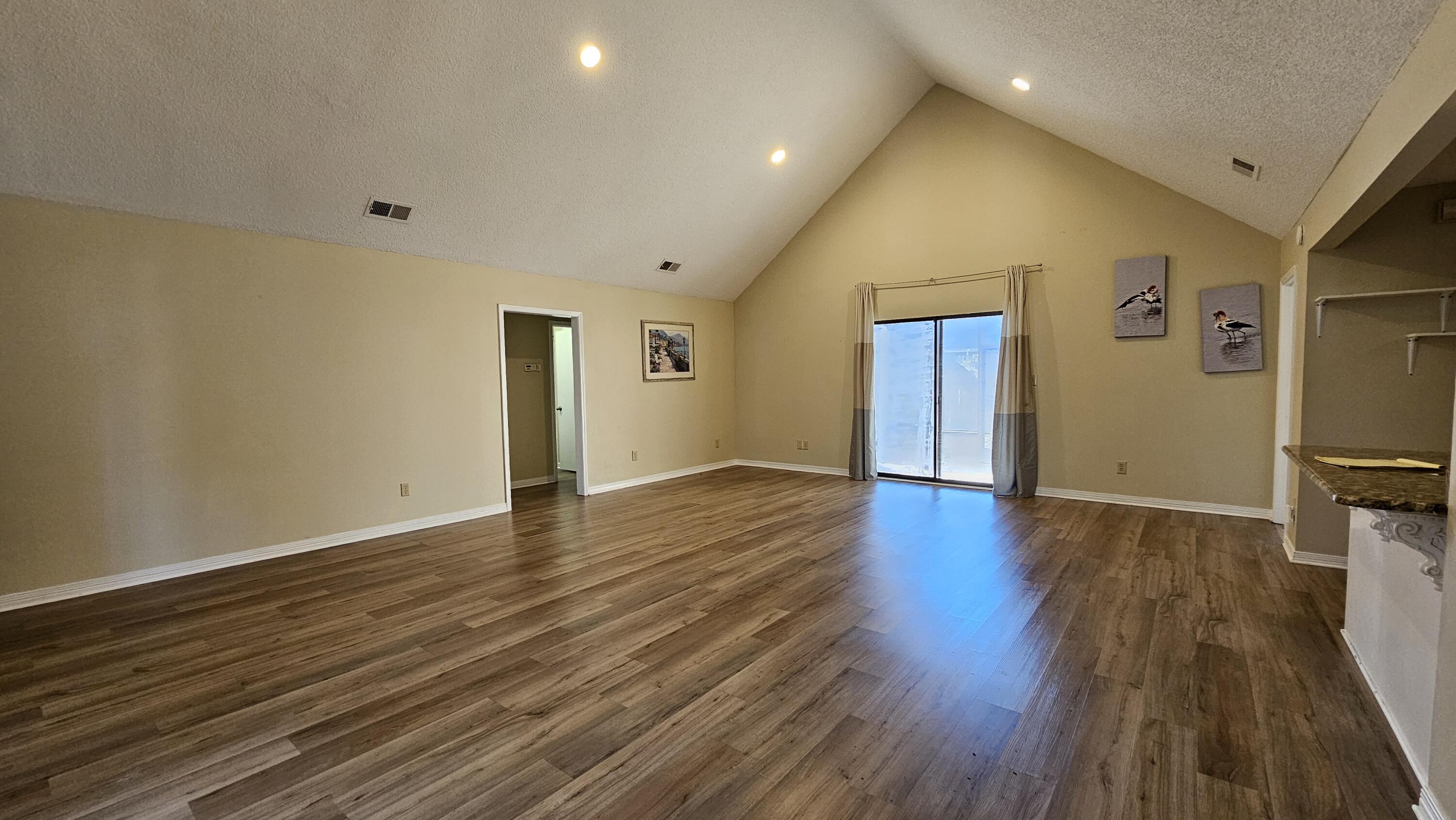 WHISPER BAY - Residential Lease