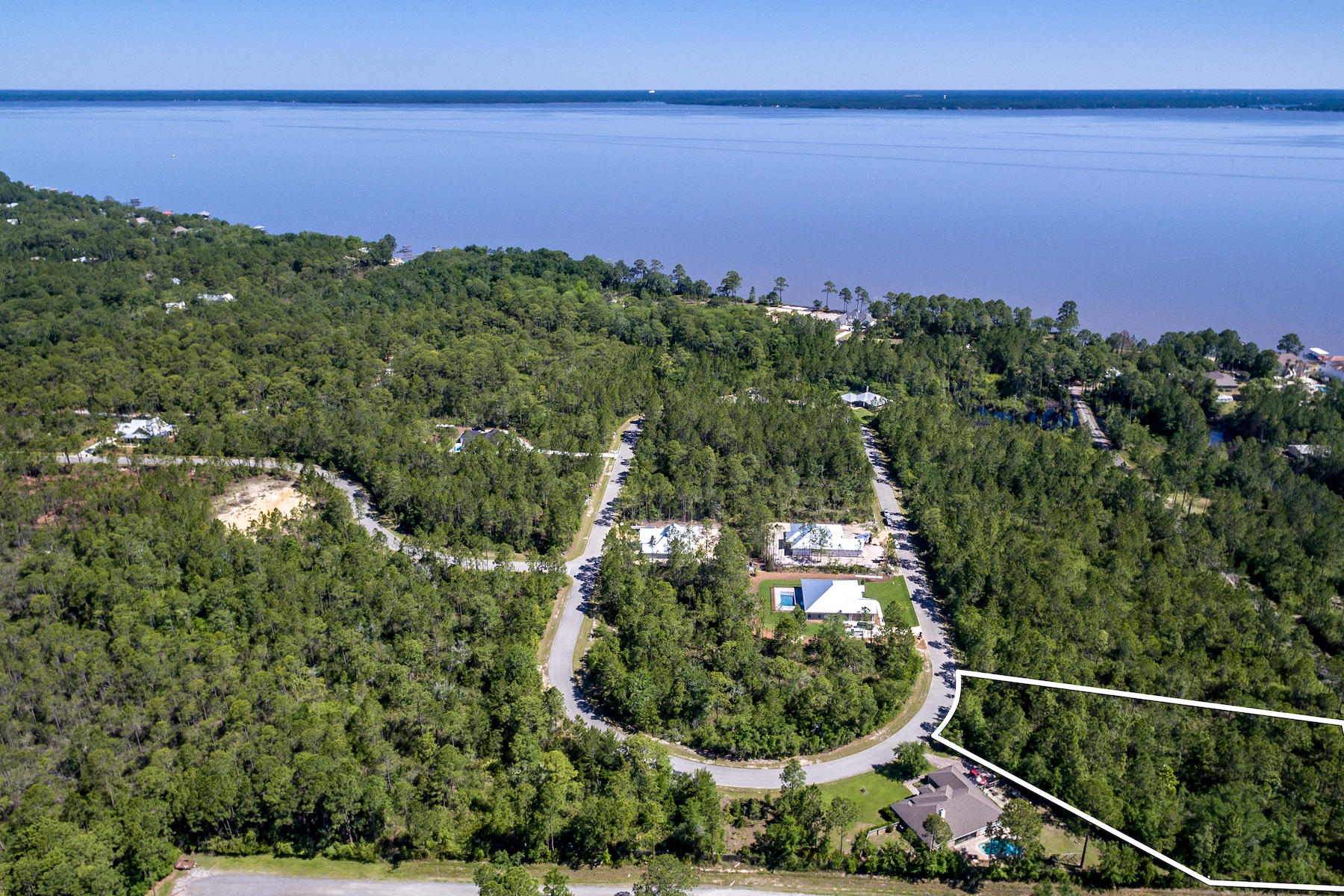 SECLUSION BAY - Land