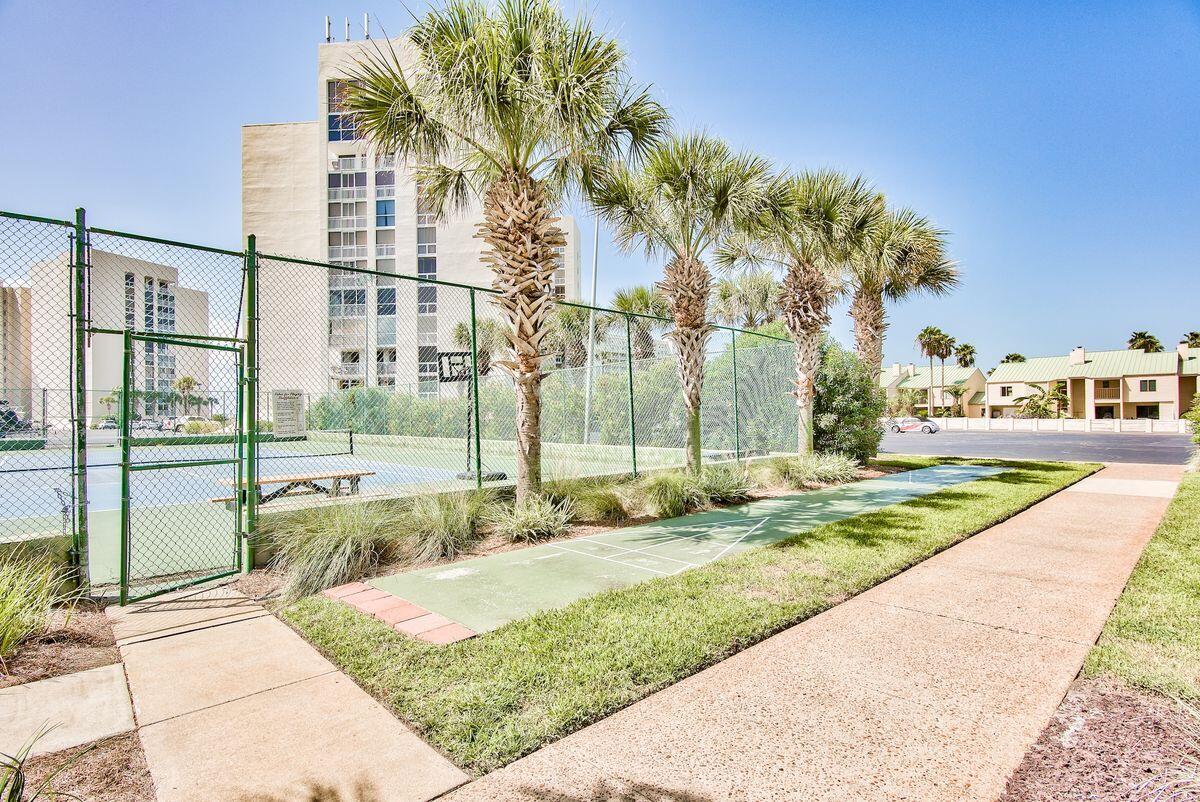 SHORELINE TOWERS 2 - Residential