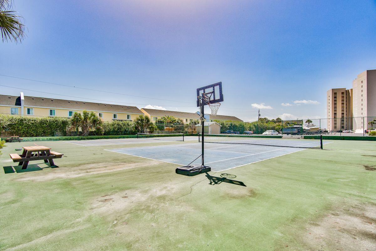 SHORELINE TOWERS 2 - Residential