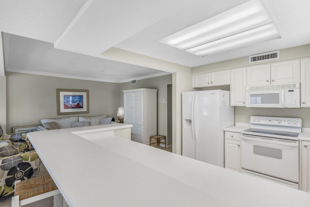 SHORELINE TOWERS 2 - Residential