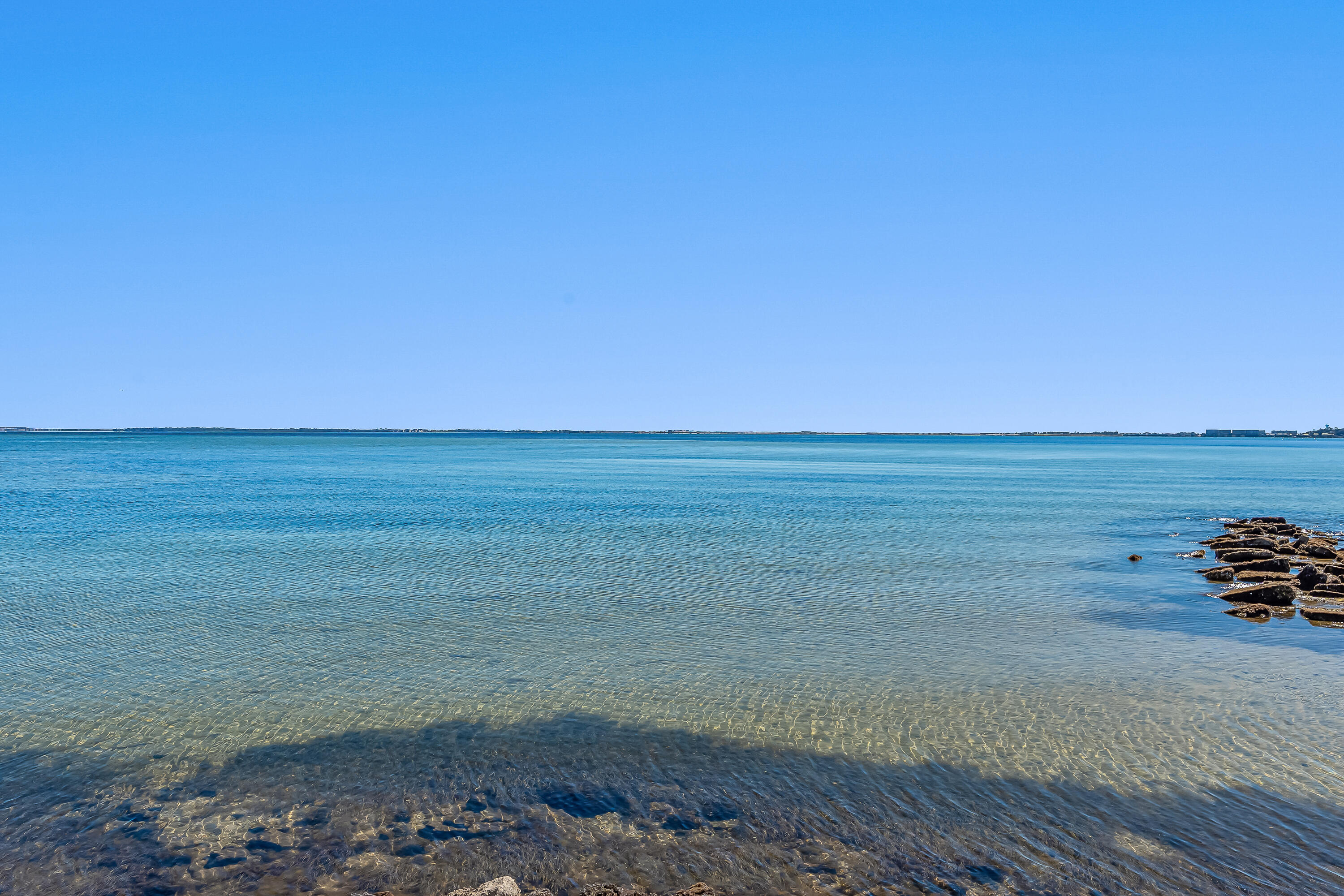 FINISTERRA CONDO - Residential