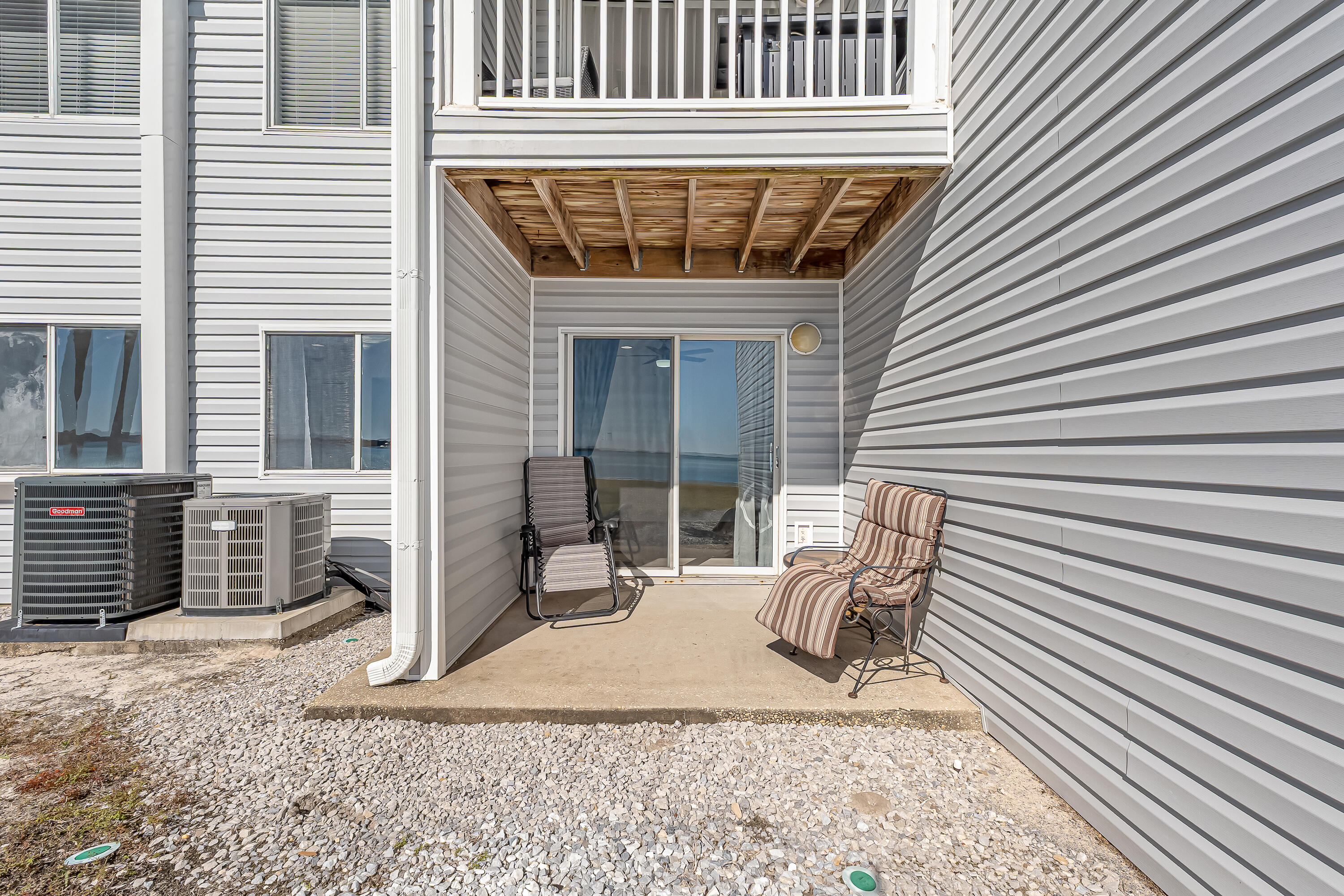 FINISTERRA CONDO - Residential