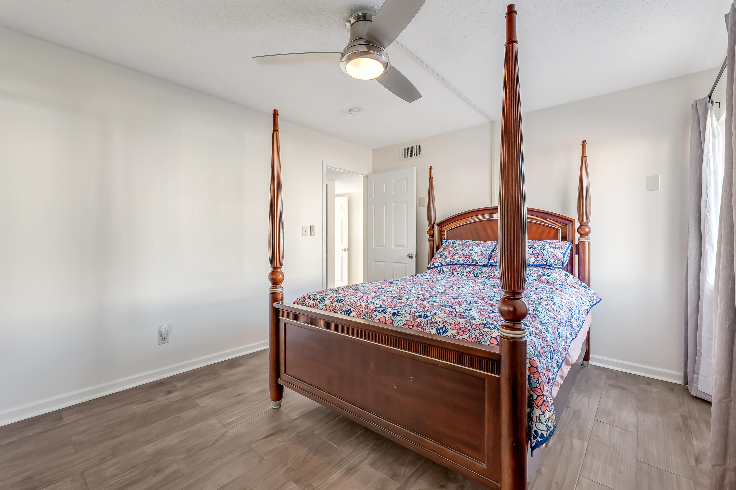 FINISTERRA CONDO - Residential