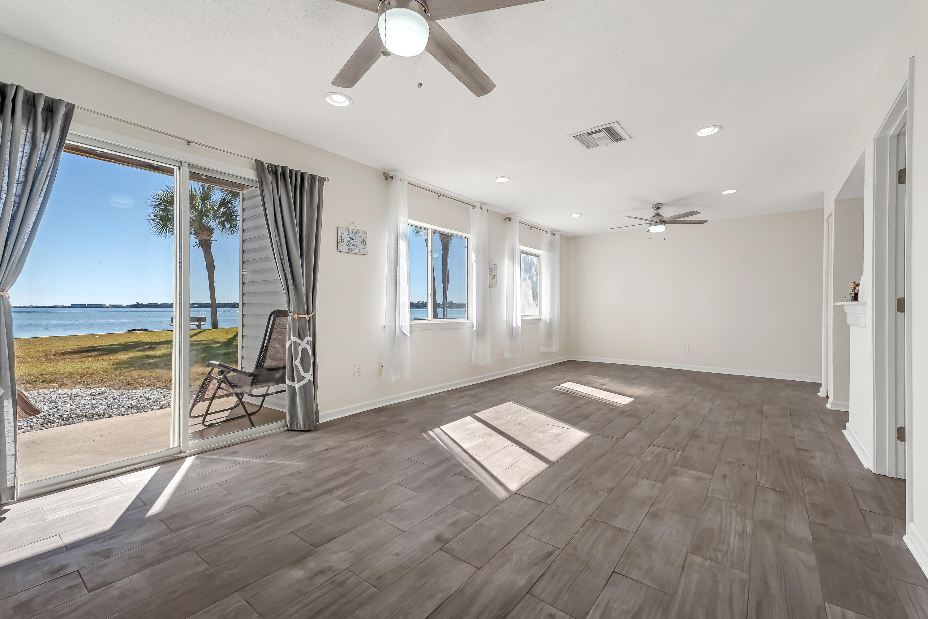 FINISTERRA CONDO - Residential