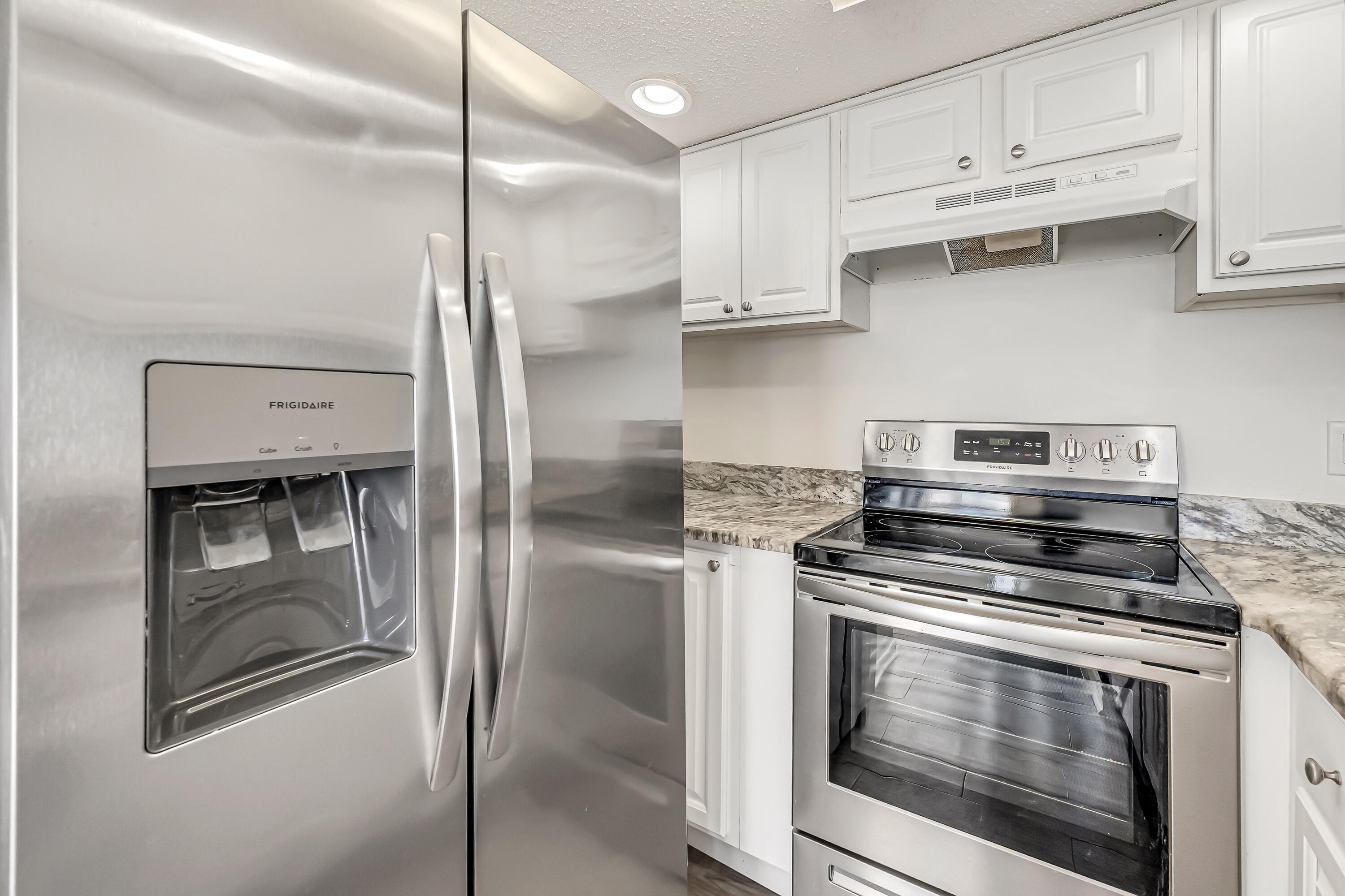 FINISTERRA CONDO - Residential