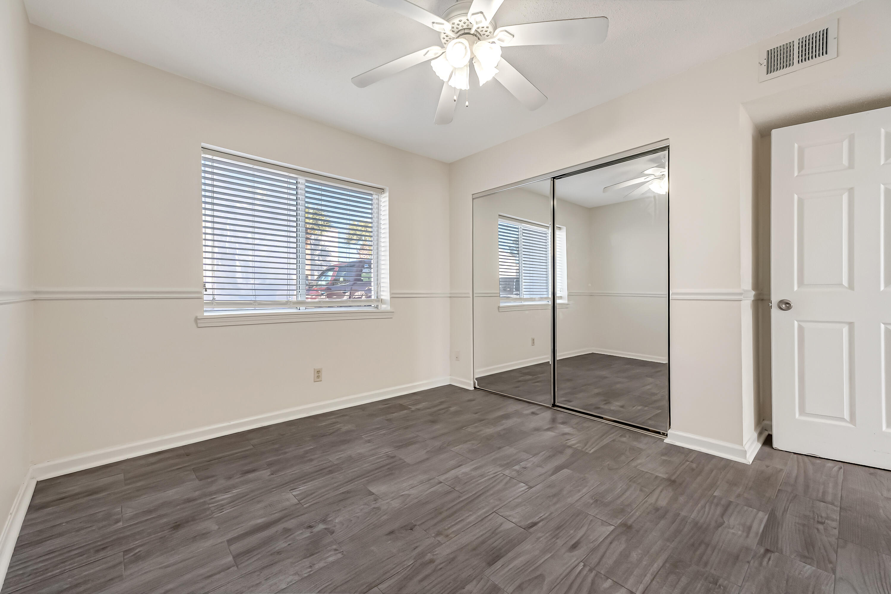 FINISTERRA CONDO - Residential