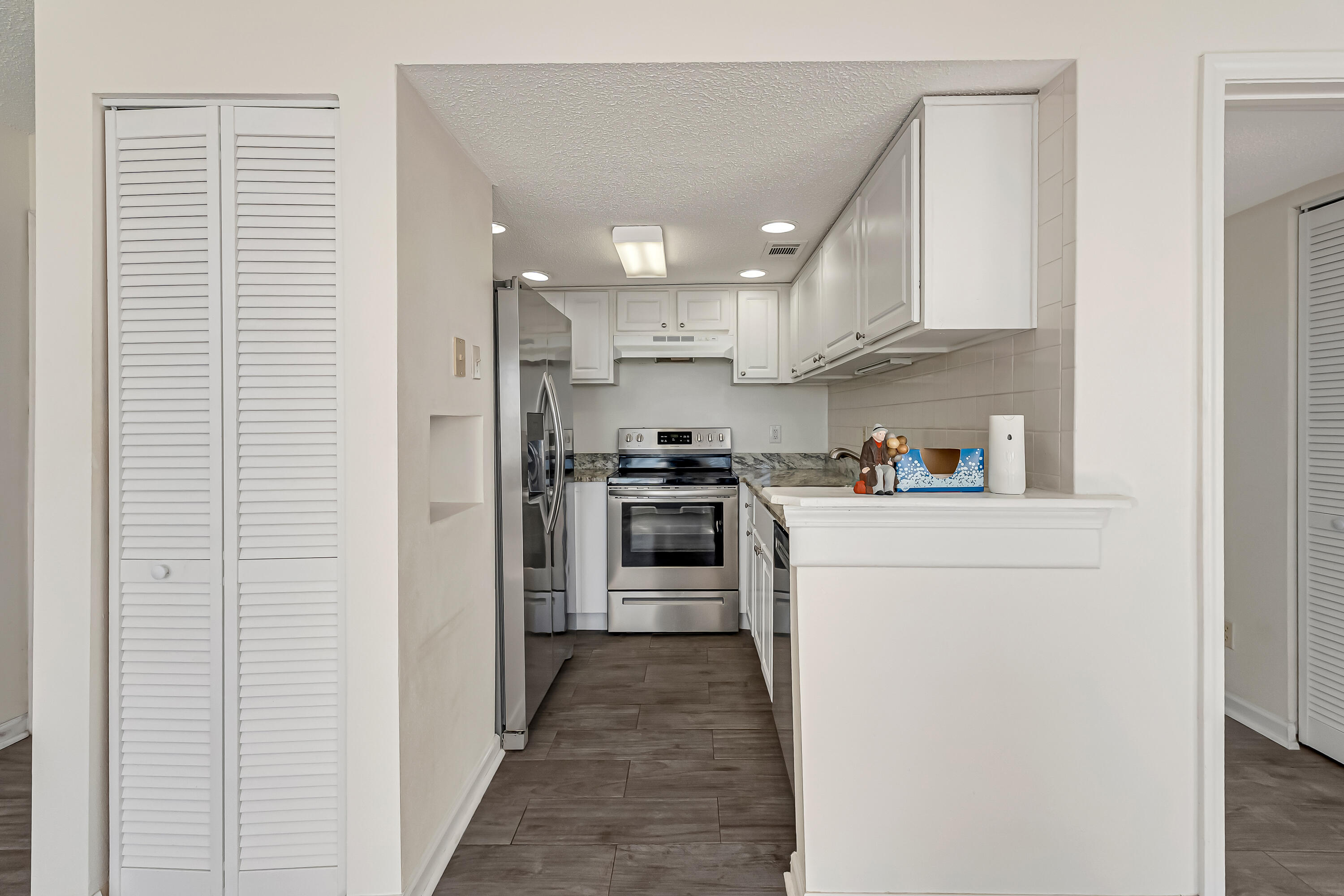 FINISTERRA CONDO - Residential