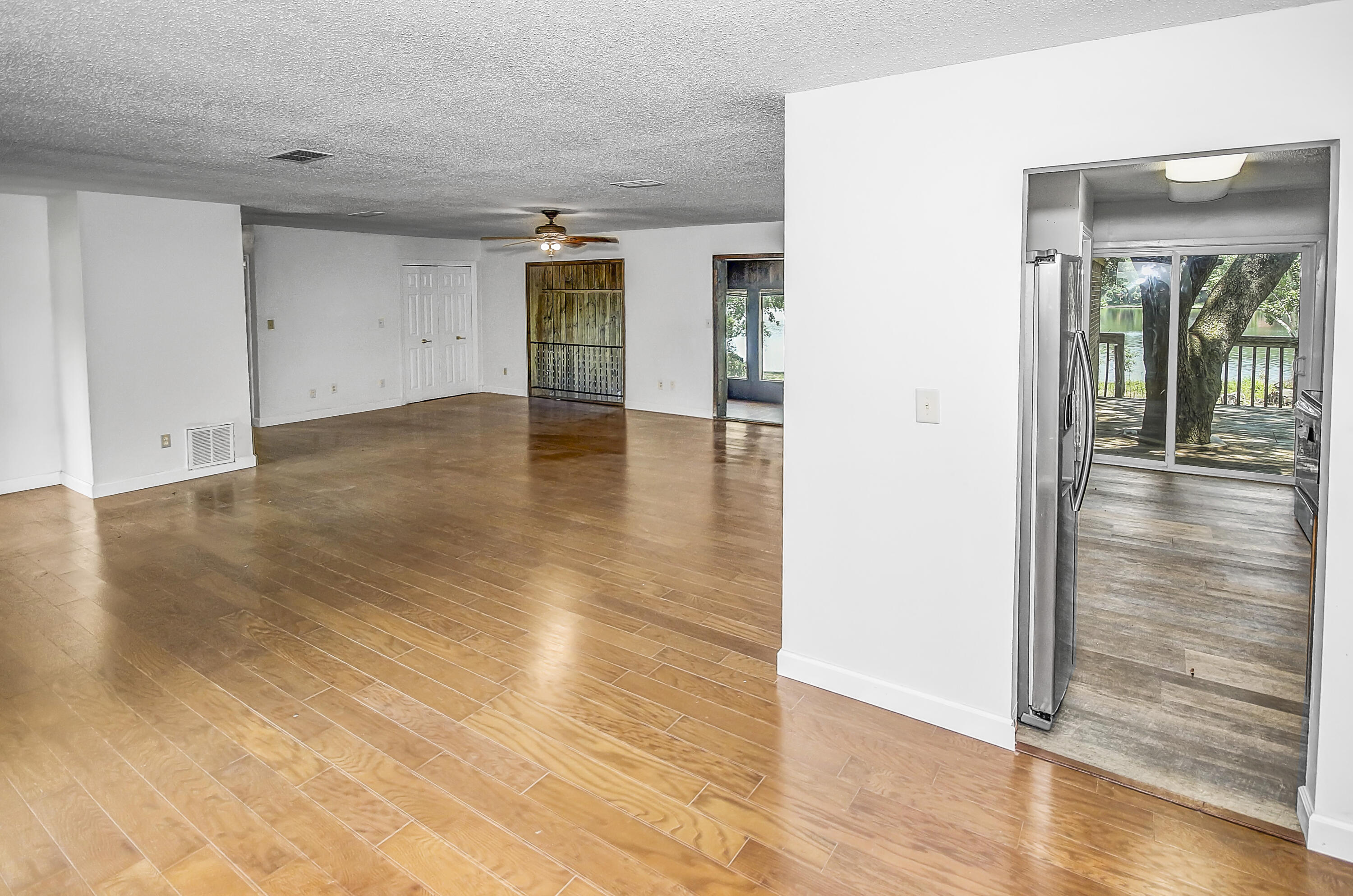 CRESCENT LAKE WEST UNIT 1 - Residential
