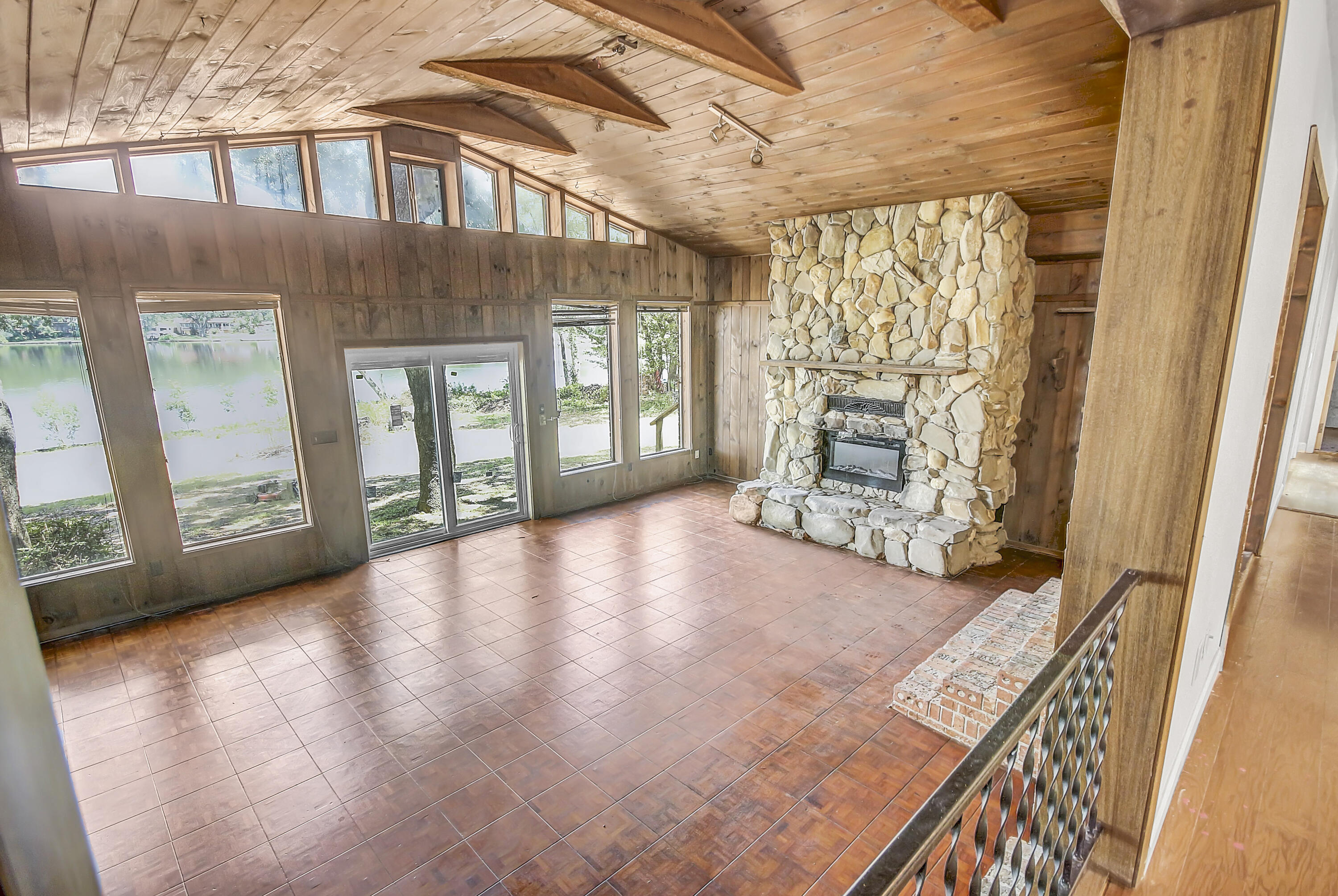 CRESCENT LAKE WEST UNIT 1 - Residential