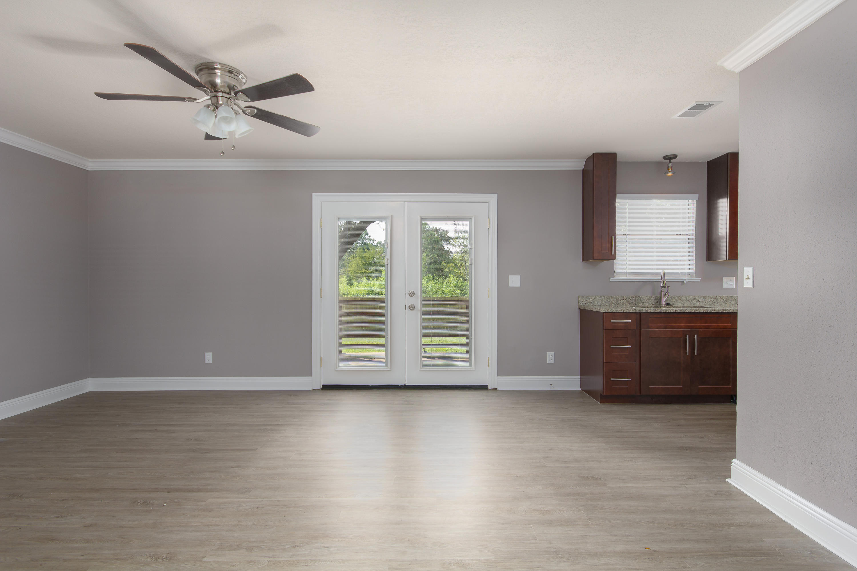 WYNNEHAVEN BCH EST 1ST LOT 17 BLK 2 - Residential