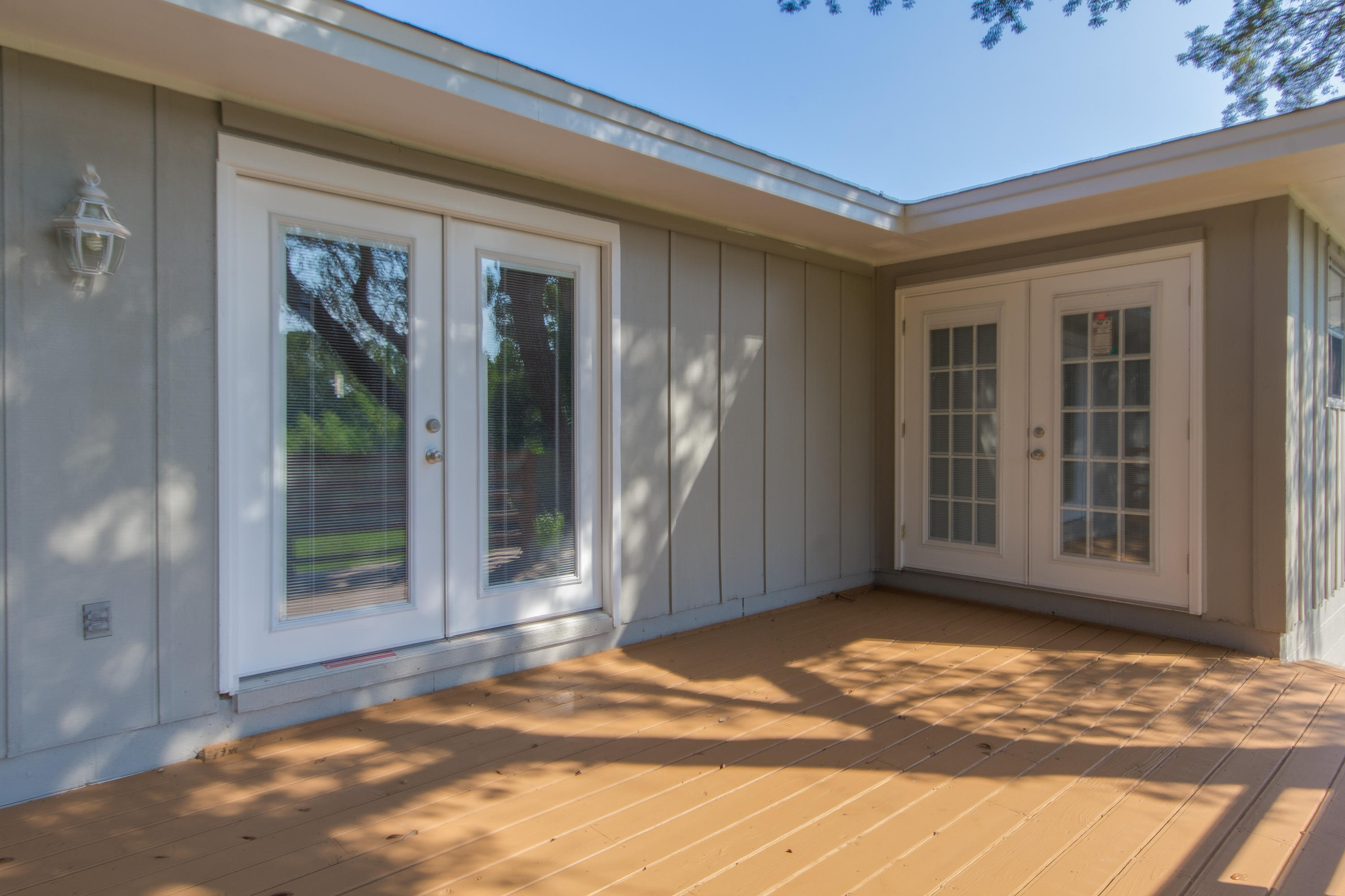 WYNNEHAVEN BCH EST 1ST LOT 17 BLK 2 - Residential