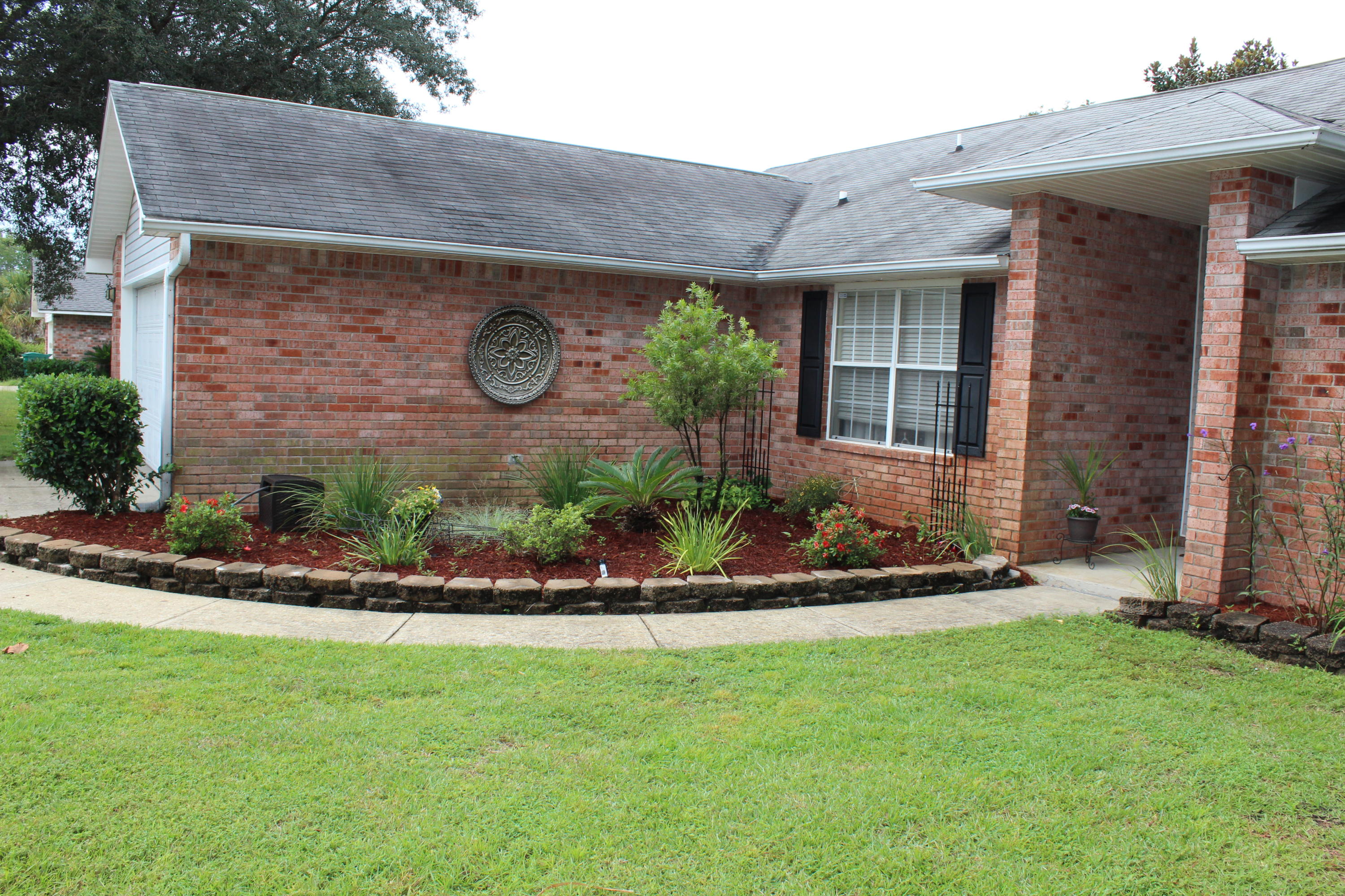 COUNTRY BREEZE ESTATES - Residential