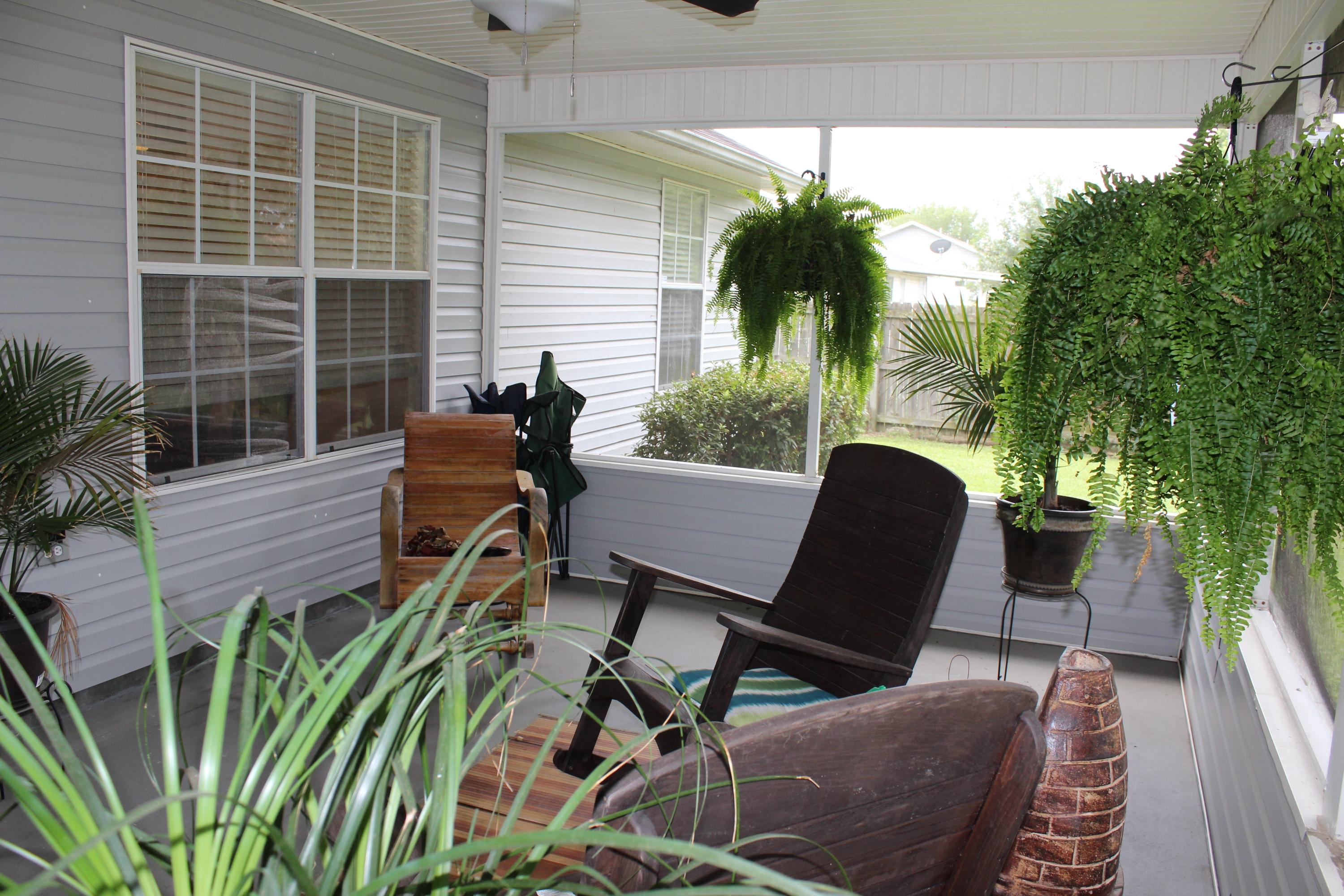 COUNTRY BREEZE ESTATES - Residential