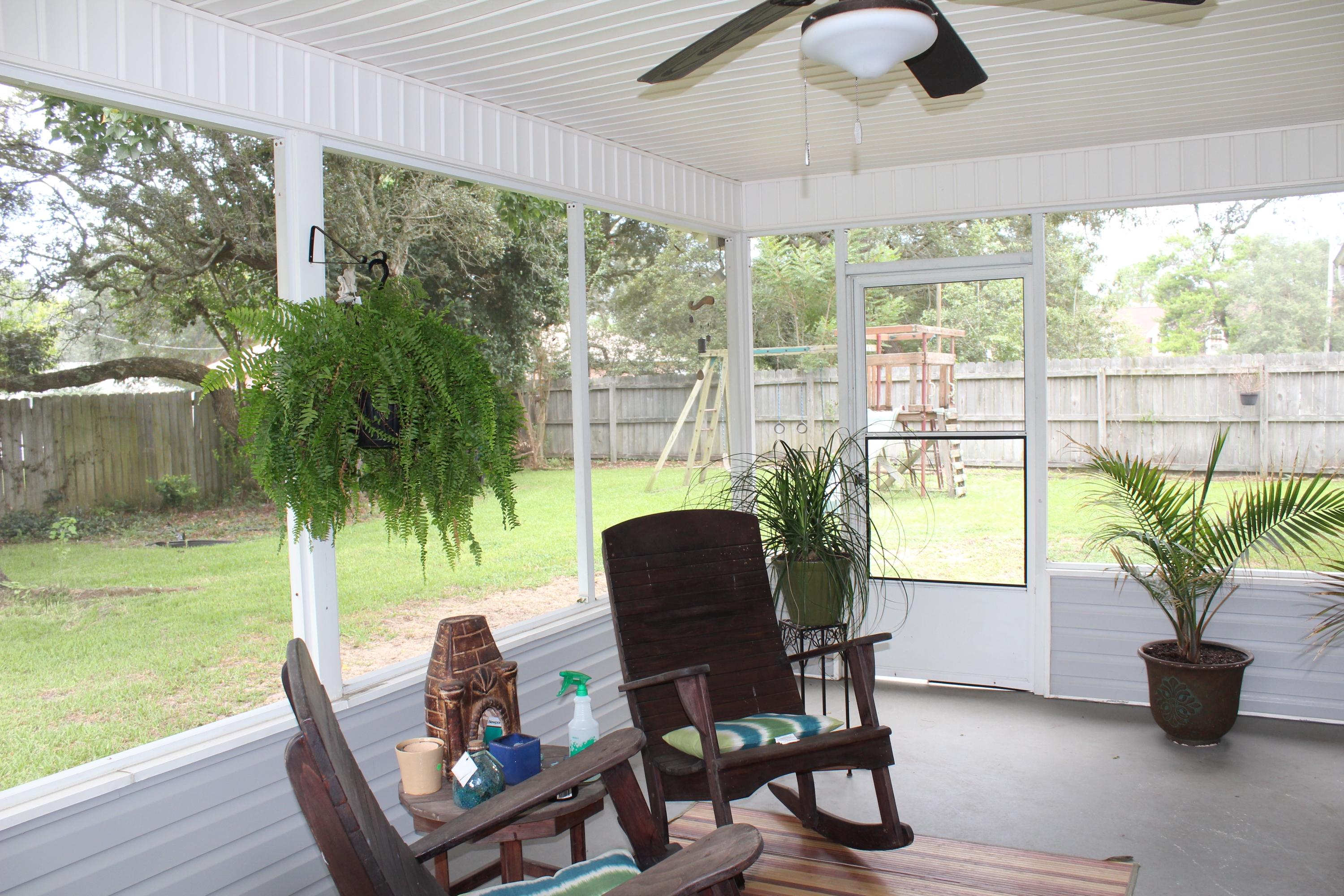 COUNTRY BREEZE ESTATES - Residential