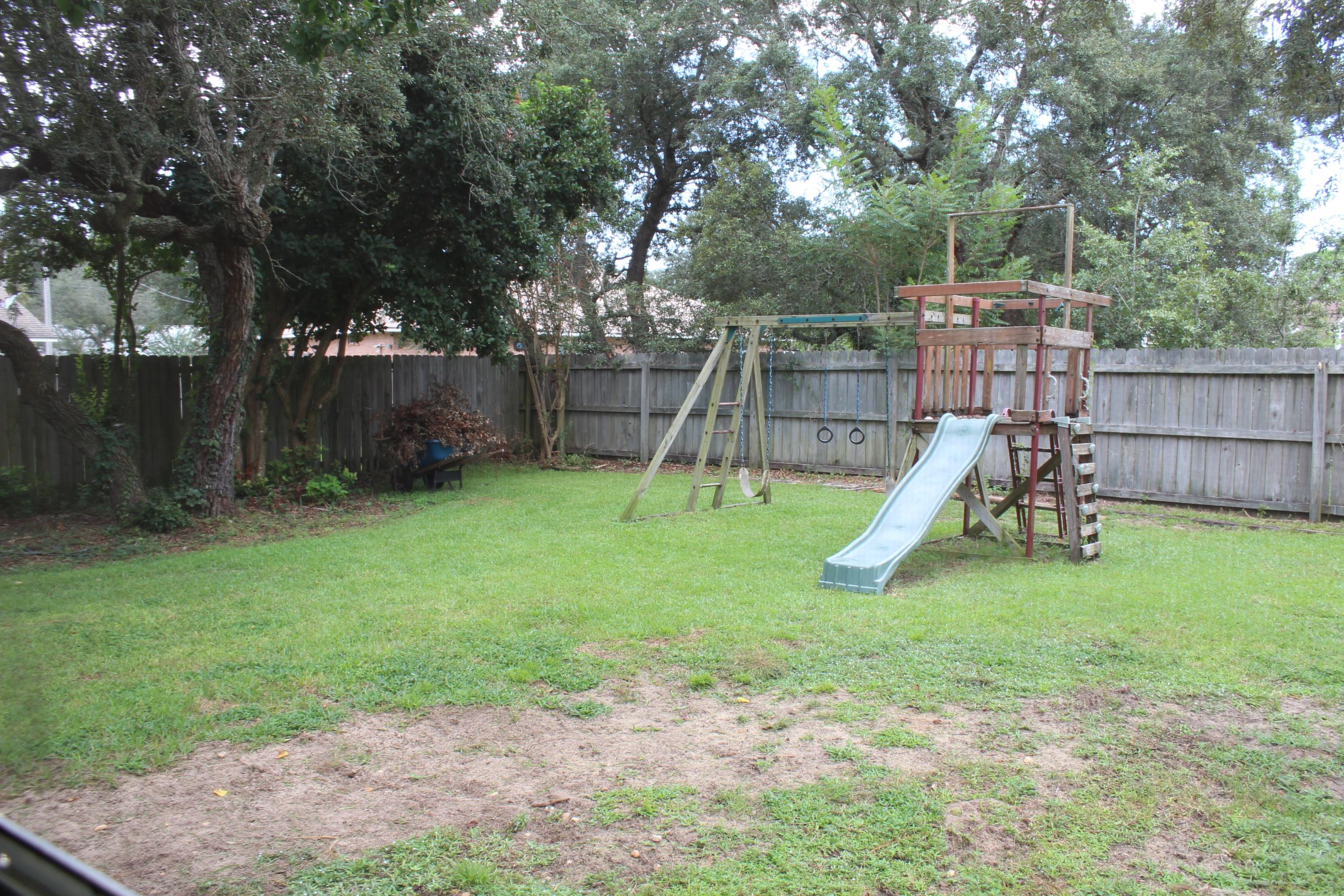 COUNTRY BREEZE ESTATES - Residential