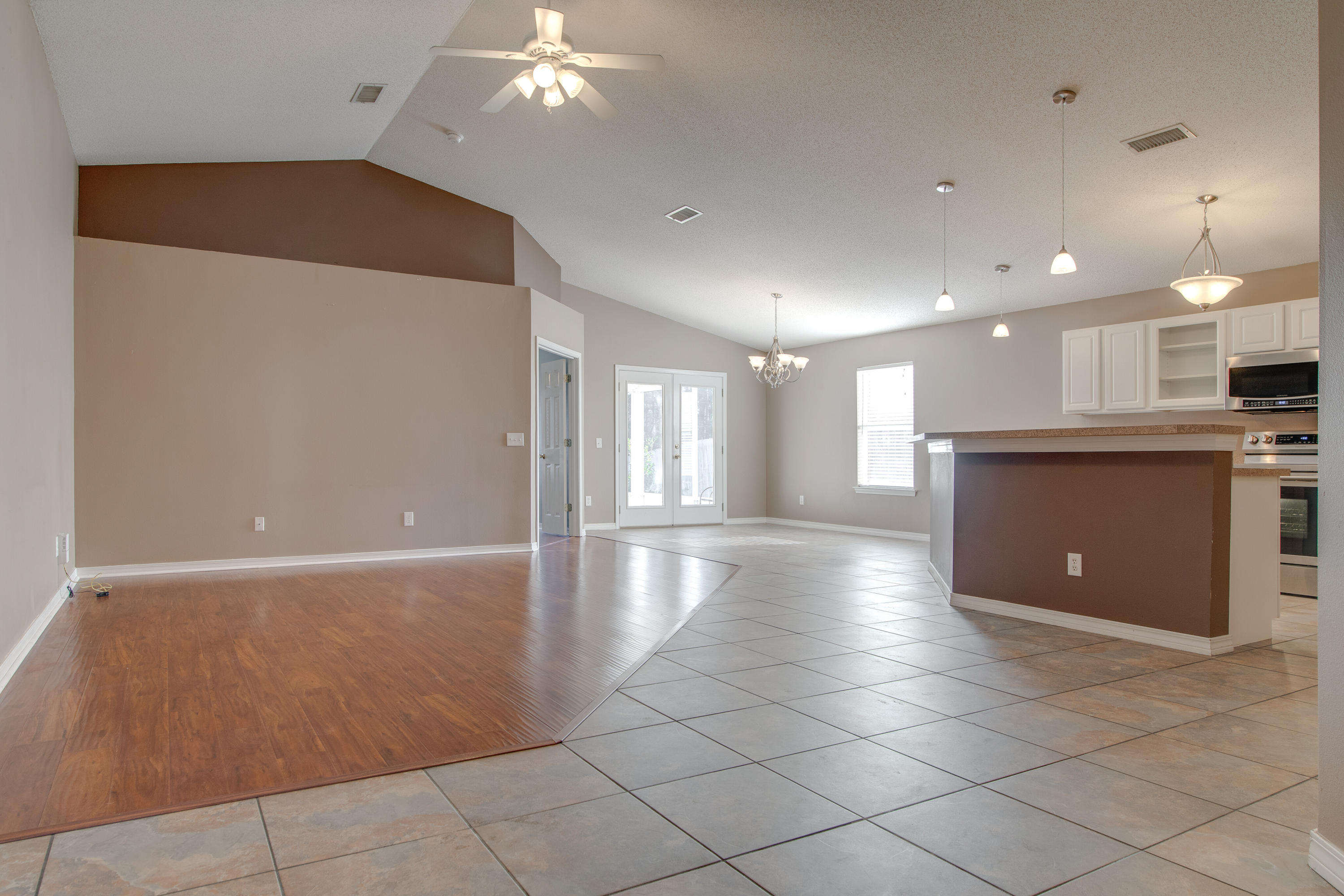 HIDDEN SHORES - Residential