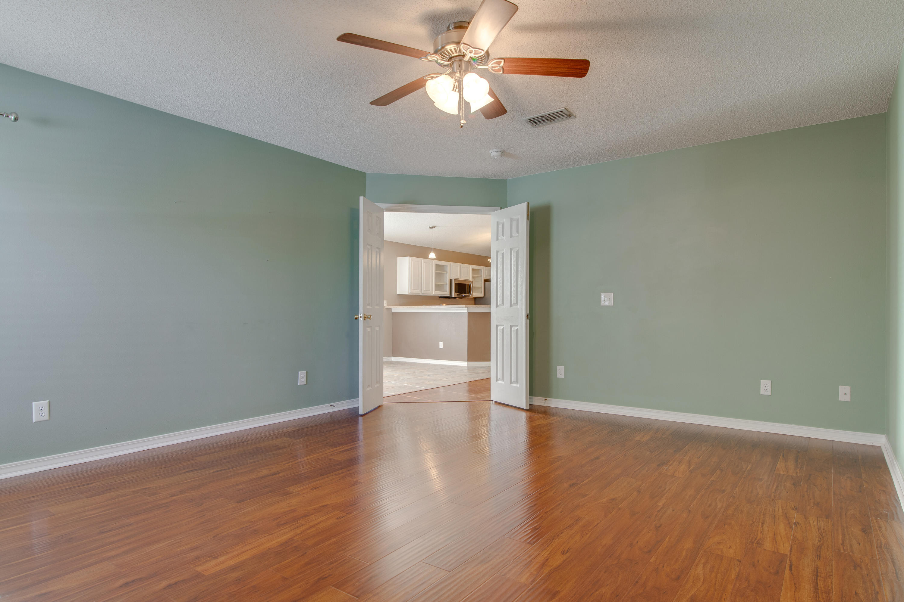 HIDDEN SHORES - Residential